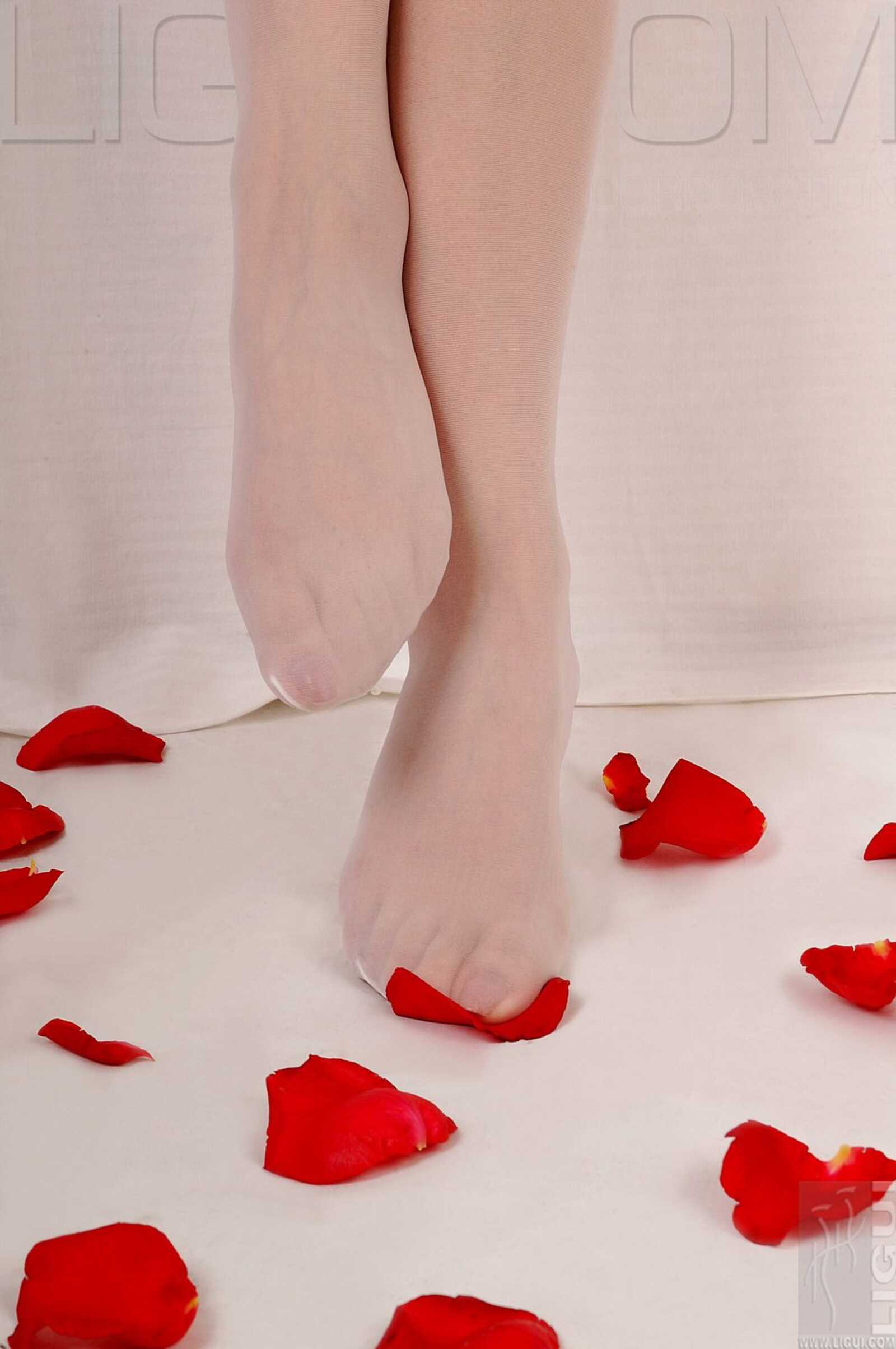 [丽柜LiGui] Model 英子《诱人的白丝》写真集图片第3张