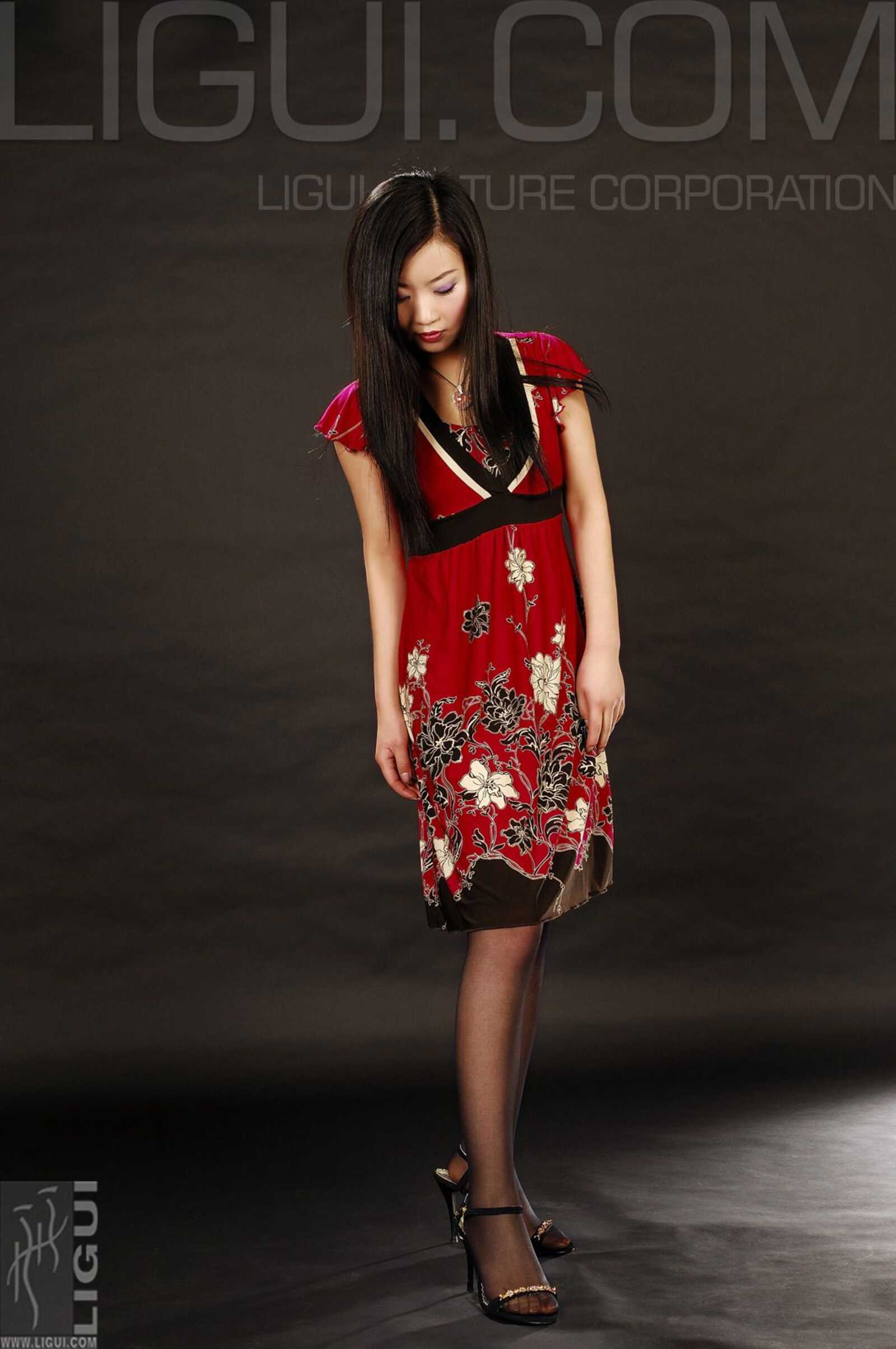 [丽柜LiGui] Model 小璐璐《飄動的丝襪》丝足写真图第10张