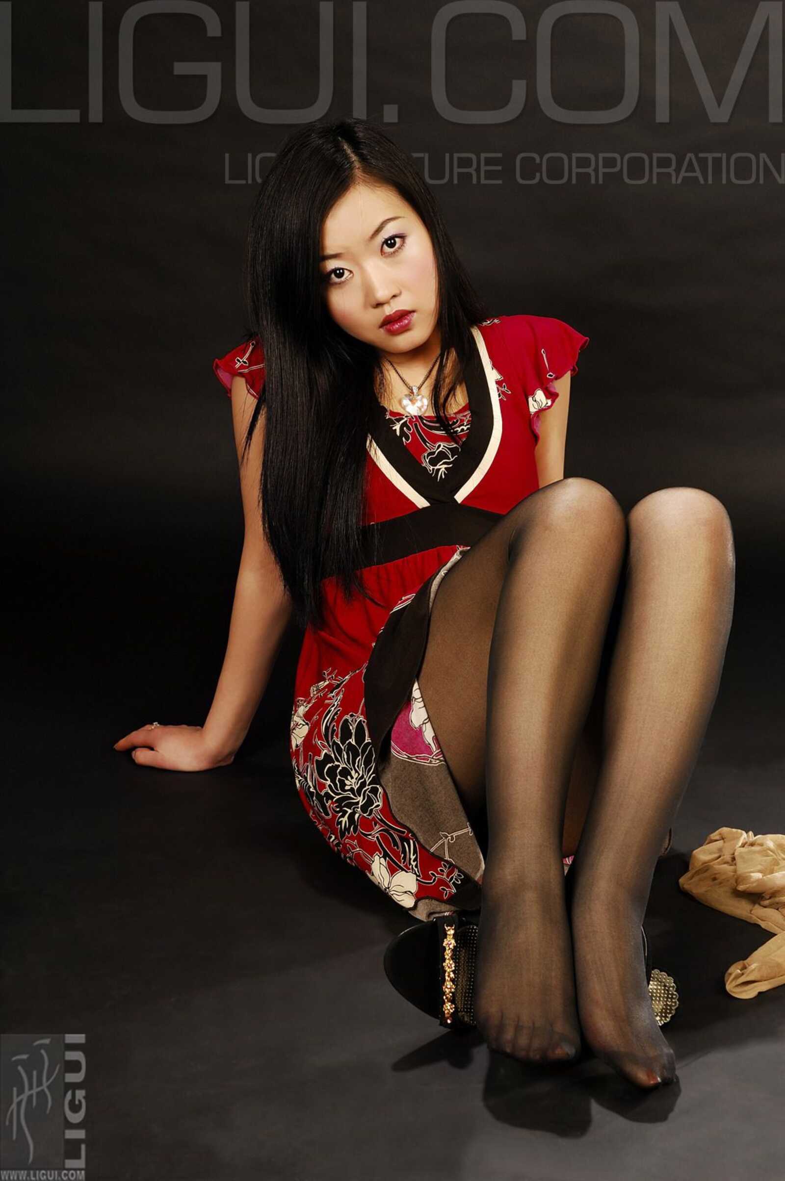 [丽柜LiGui] Model 小璐璐《飄動的丝襪》丝足写真图第3张