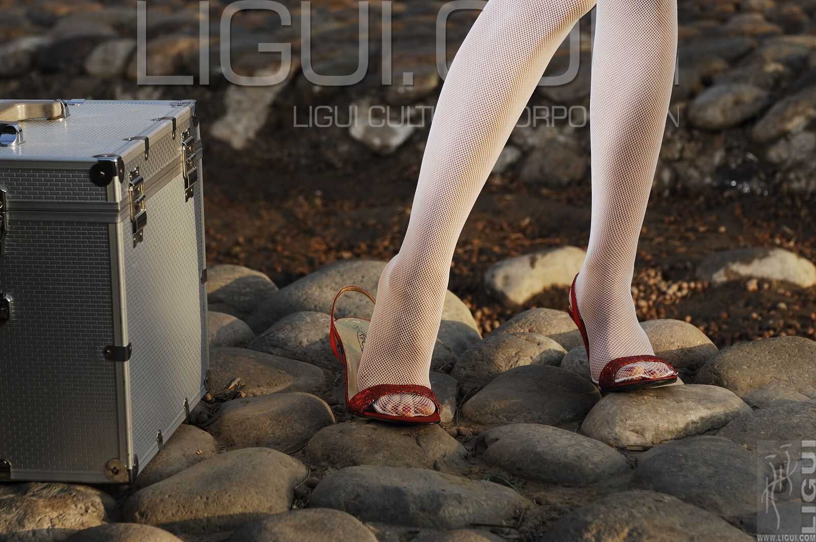 [丽柜LiGui] Model 海伦《春天來了》丝足写真图片第1张