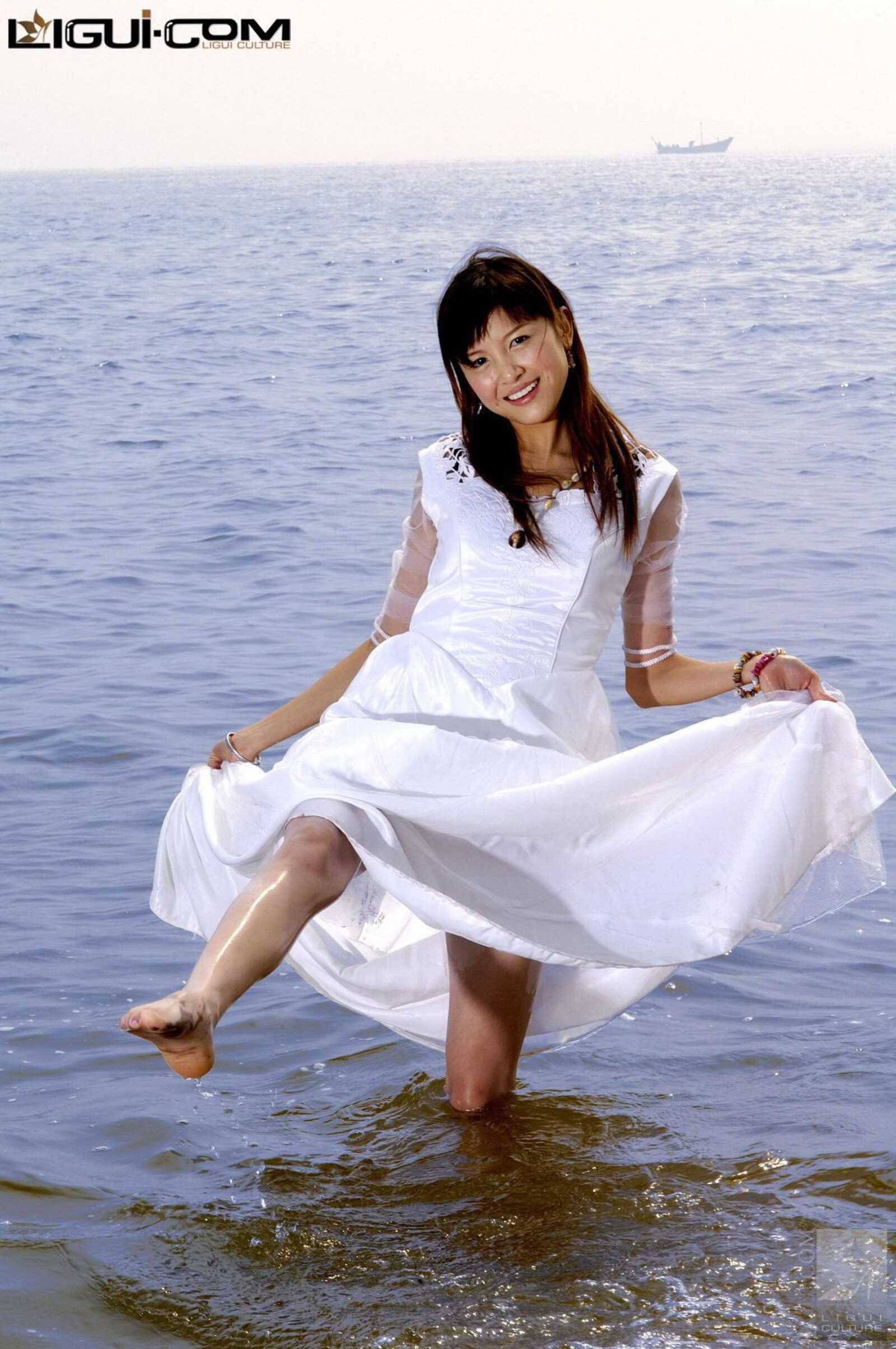 [丽柜LiGui] Model 菲儿《丝袜版白雪公主》丝足写真第6张