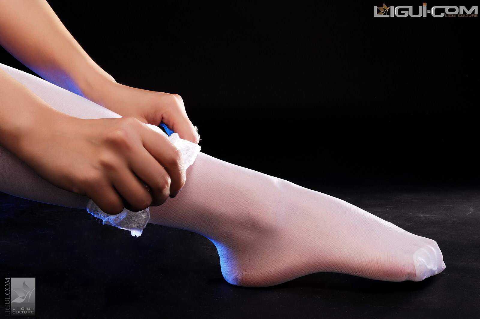 [丽柜LiGui] Model 龙洋《黑白碰撞的北极光》丝足写第1张