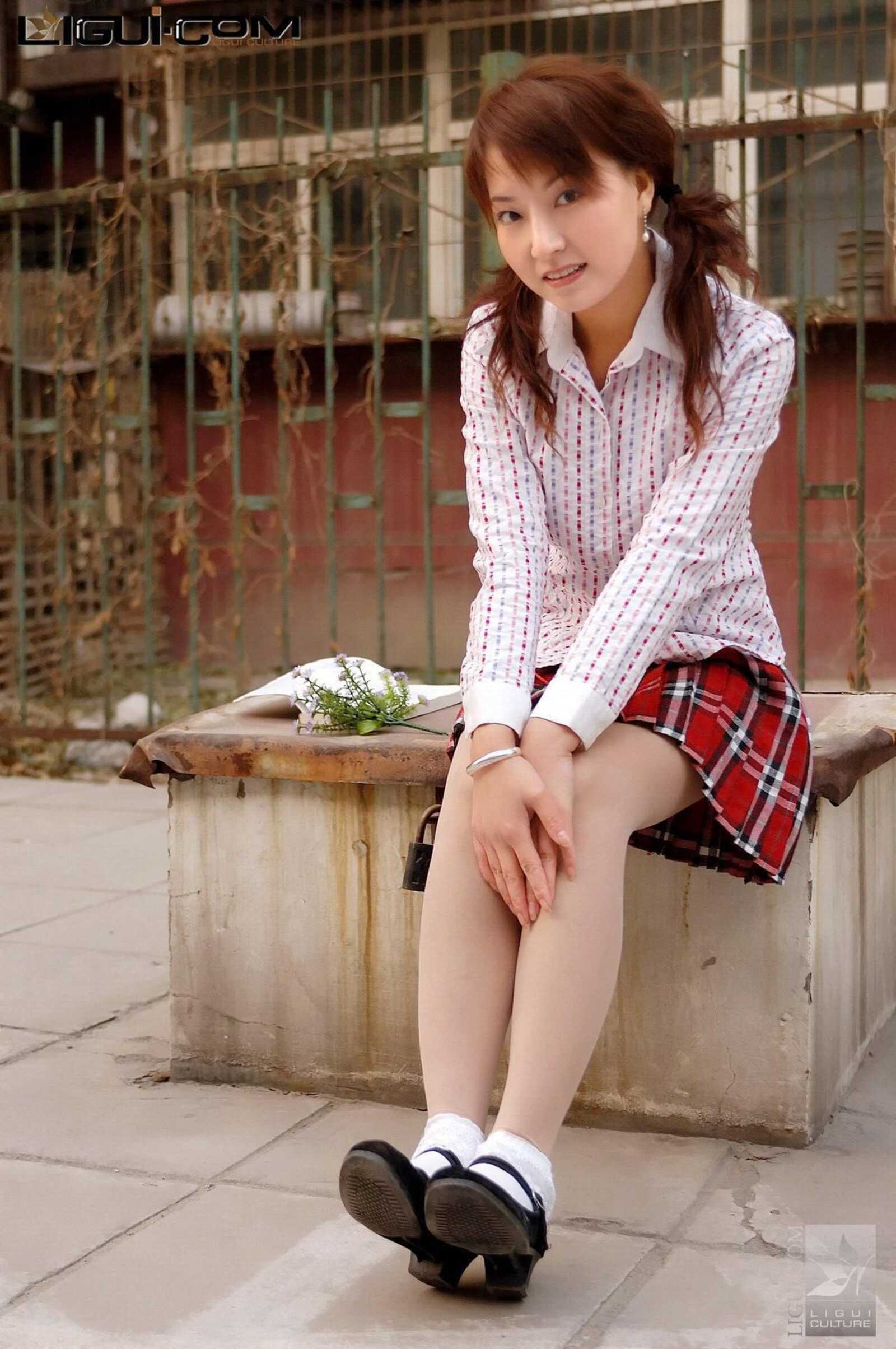 [丽柜LiGui] Model 英子《初恋布鞋女孩》丝足写真图第18张