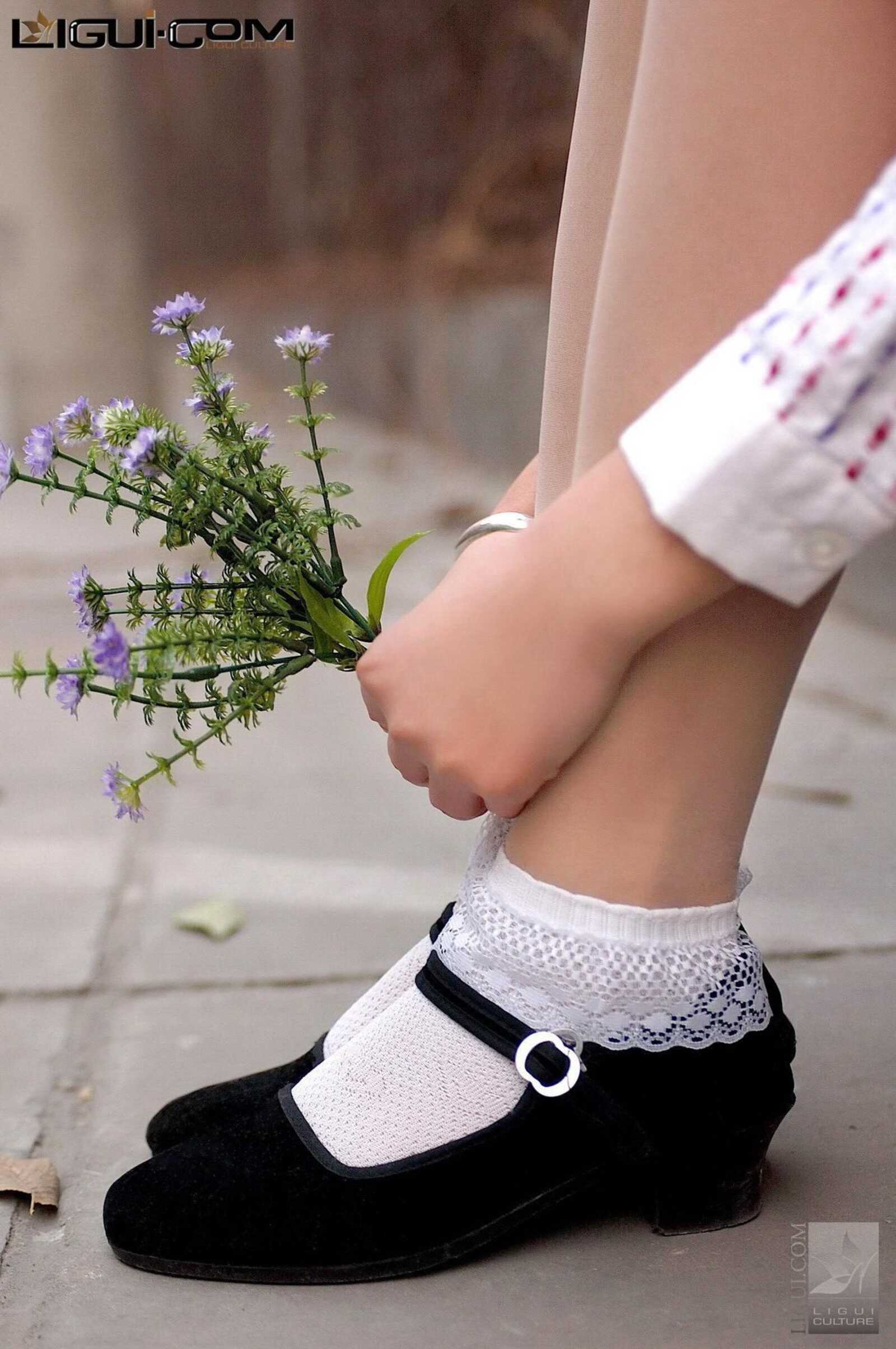 [丽柜LiGui] Model 英子《初恋布鞋女孩》丝足写真图第11张