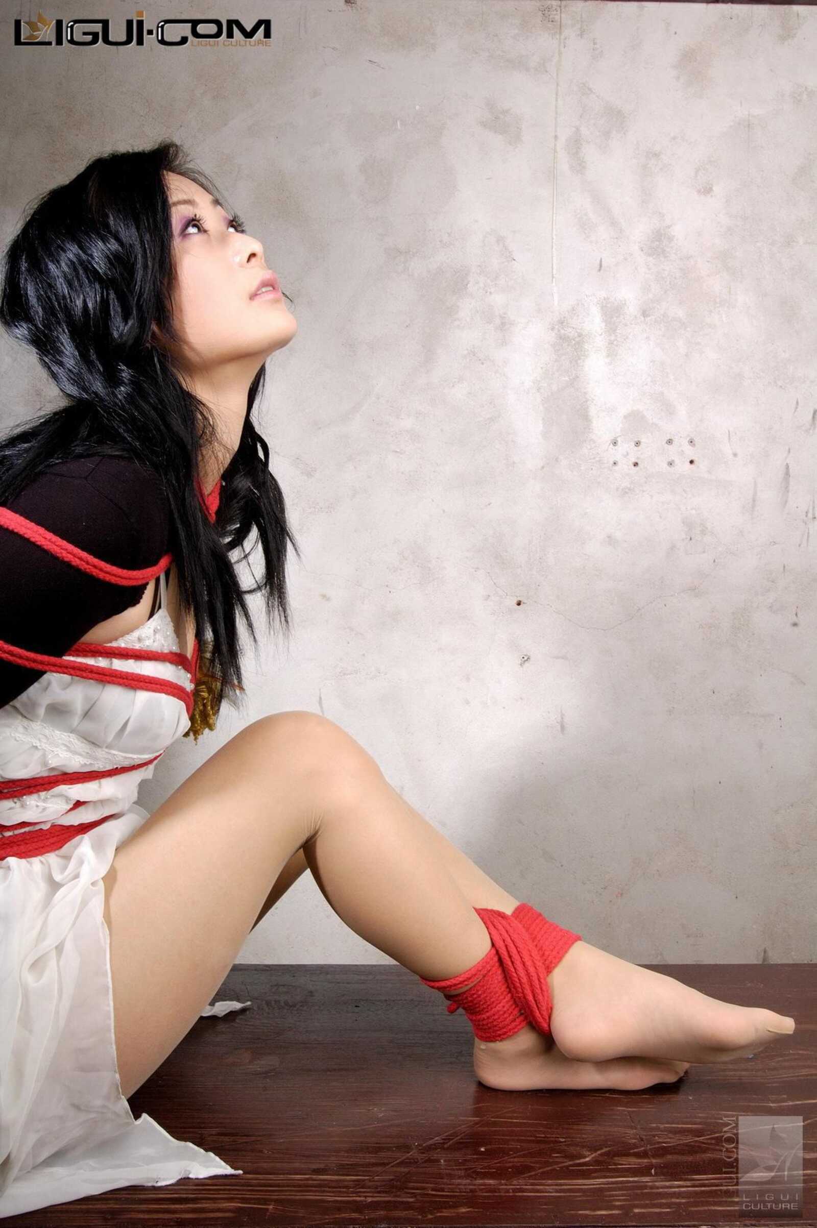 [丽柜美束LiGui] Model Saya《红绳捆绑》美腿玉足写第6张