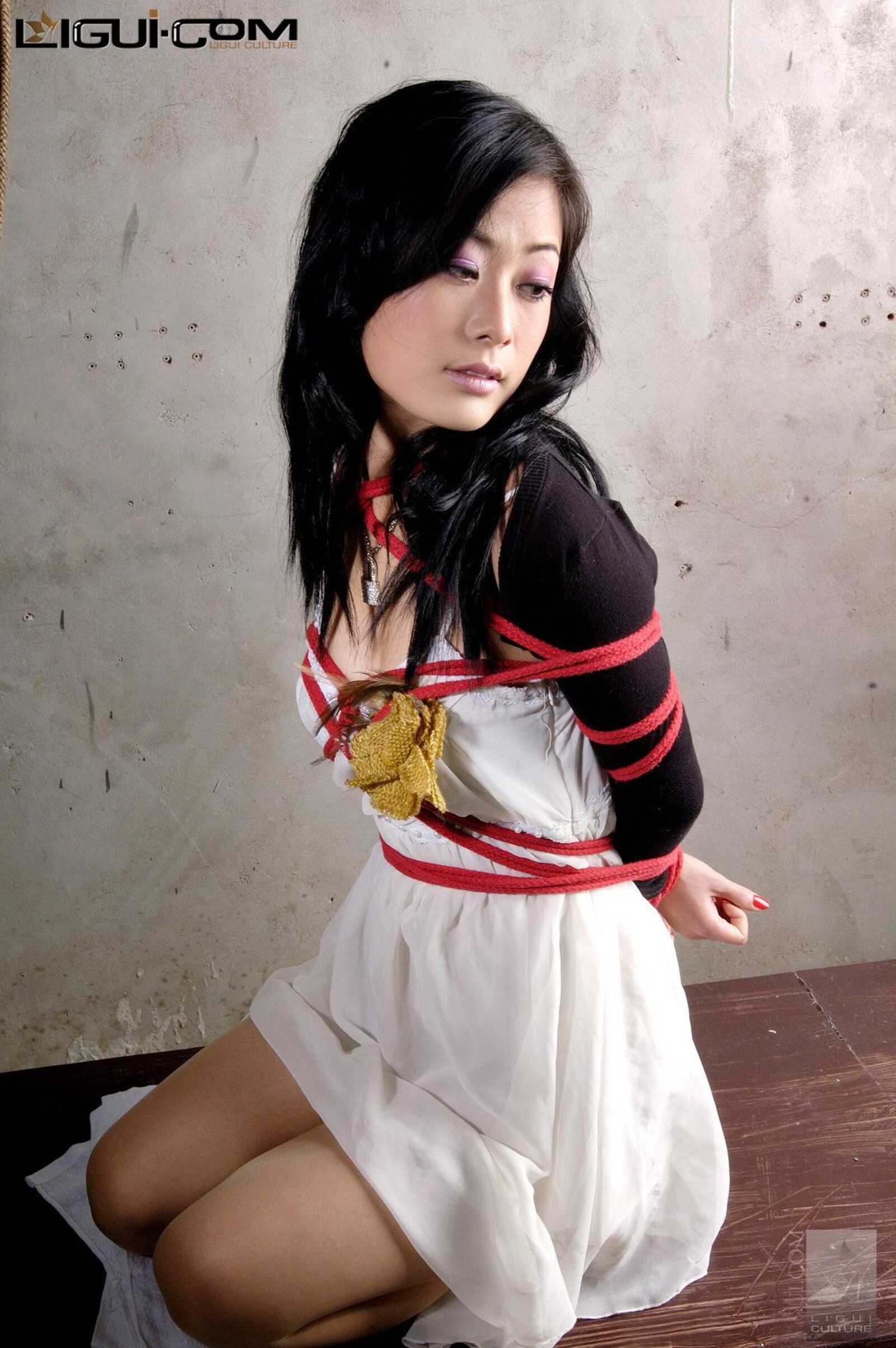 [丽柜美束LiGui] Model Saya《红绳捆绑》美腿玉足写第1张