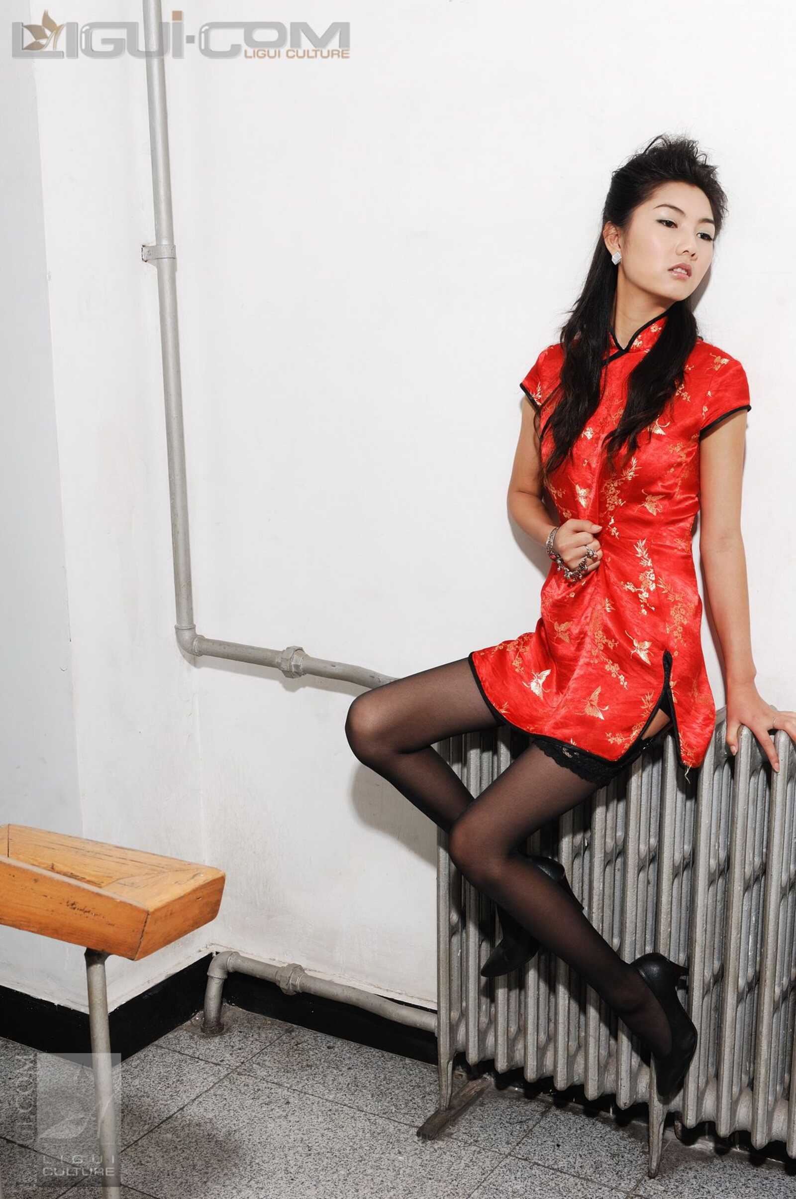 Model 丝丝《电梯口的黑丝高跟》 [丽柜LiGui] 丝足第11张