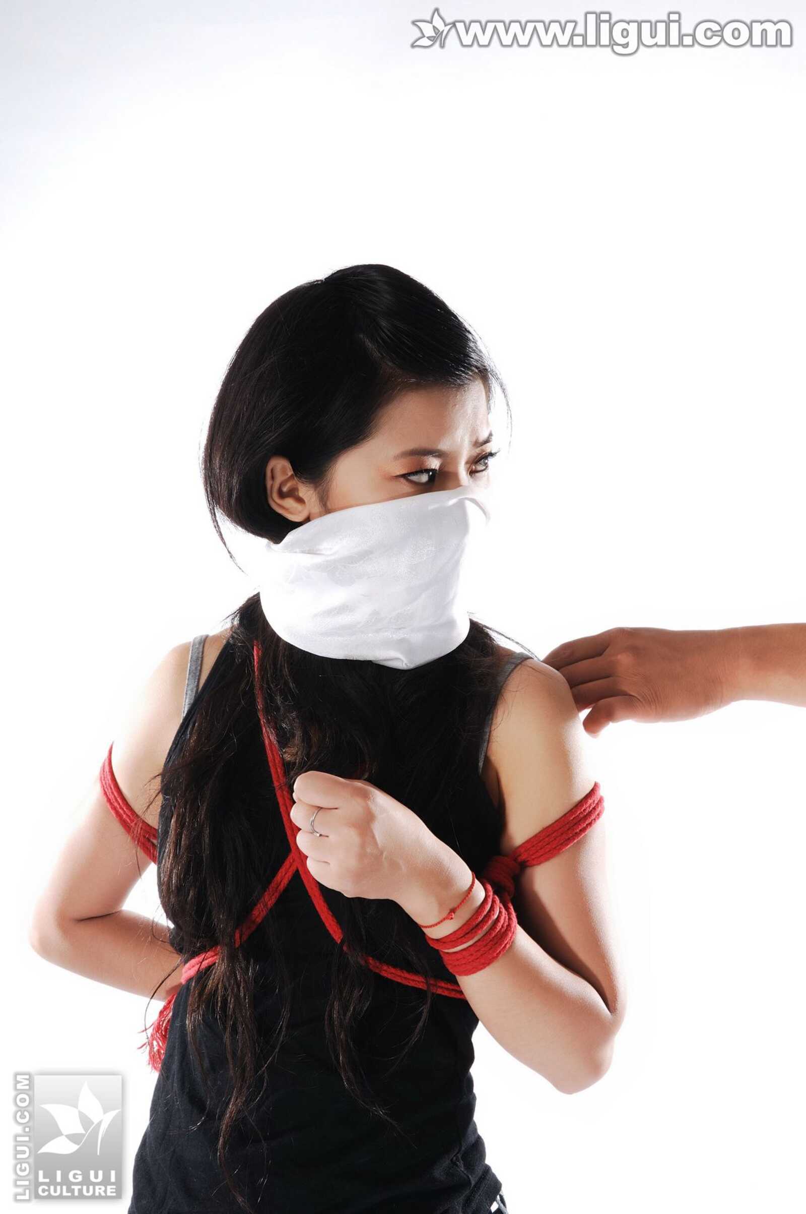 Model 卡鲁鲁《夏日凉意的蒙面捆绑》 [丽柜美束第7张