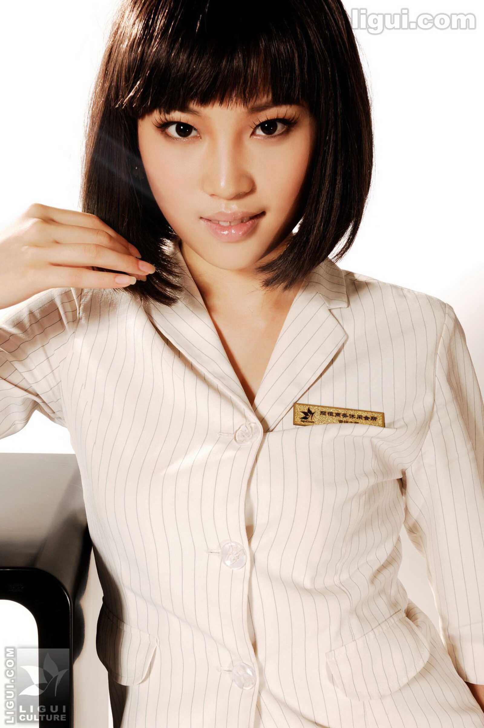 Model 左左《玉足丝袜风情万种》 [丽柜LiGui] 美腿第14张