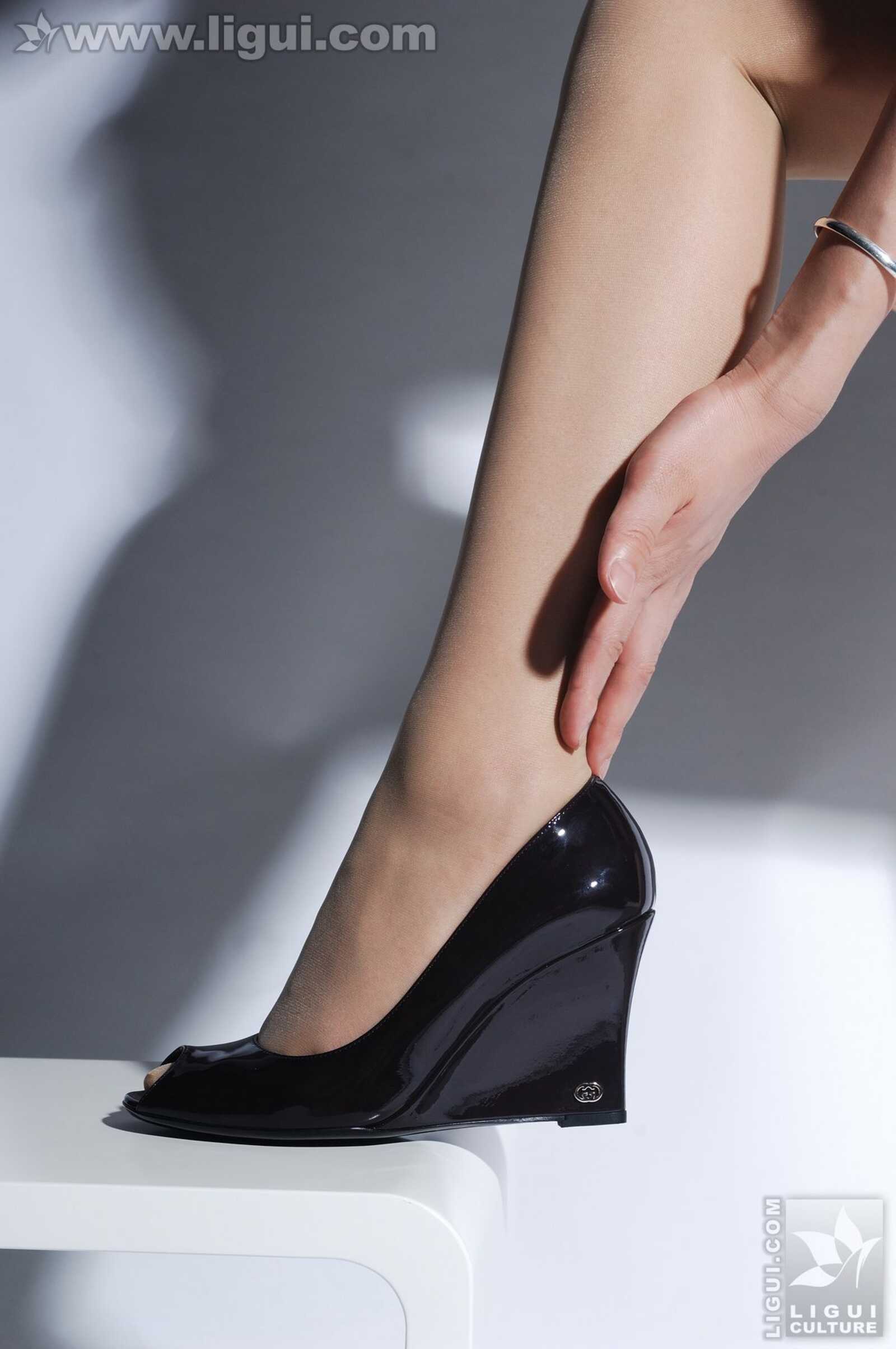 Model 殷殷《简单魅力高跟秀》 [丽柜LiGui] 美腿玉第7张