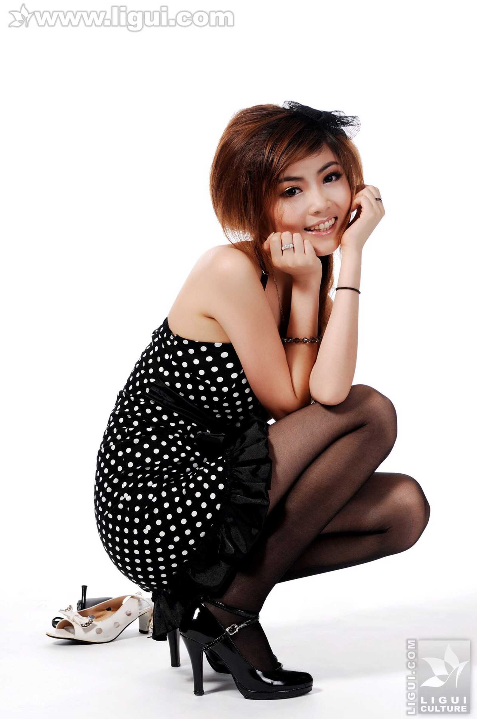 Model 张凤娇《简单高跟美足秀》 [丽柜LiGui] 美腿第6张