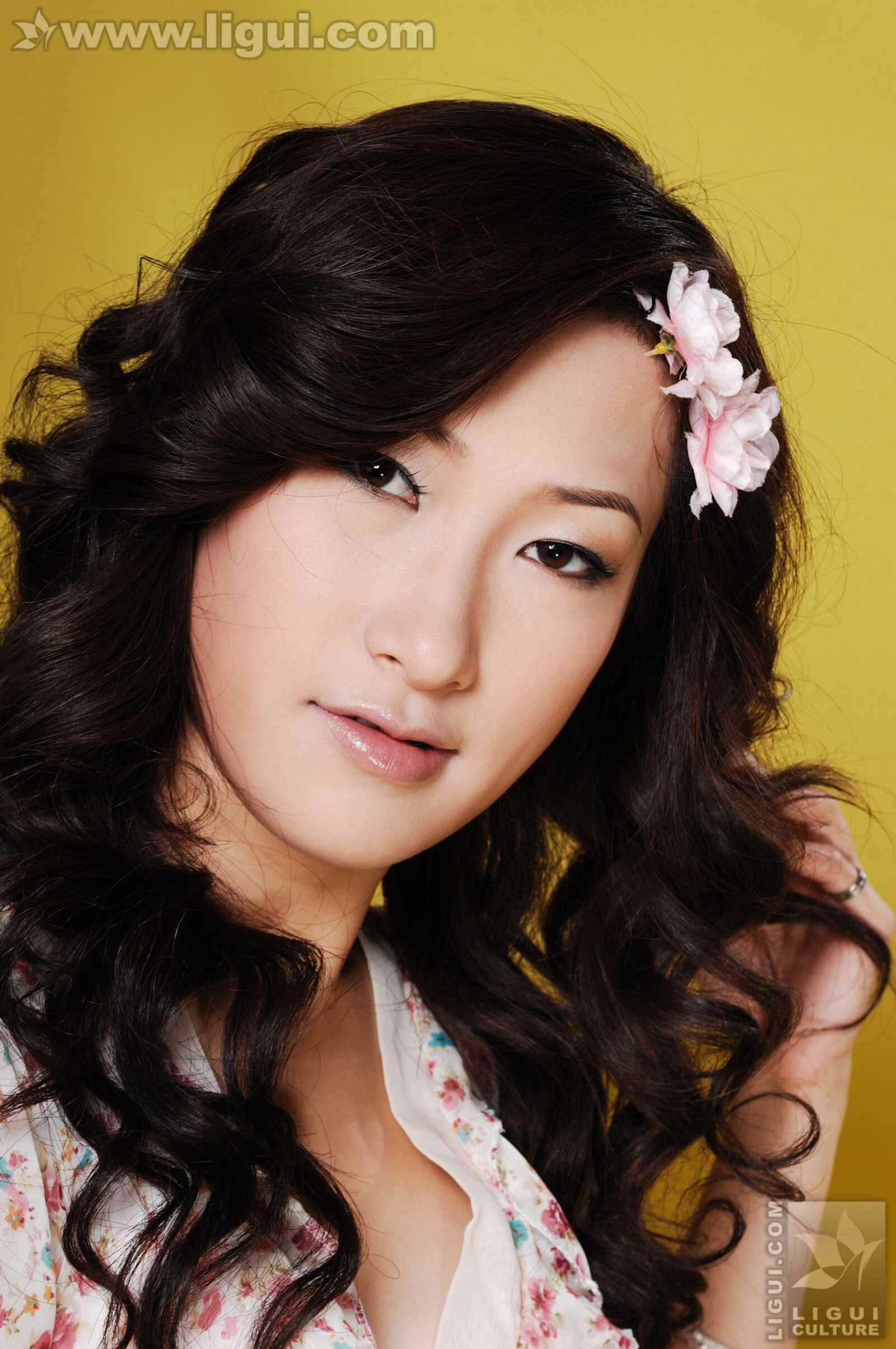 Model 婷婷《迷人风情之甜蜜蜜》 [丽柜LiGui] 美腿第6张