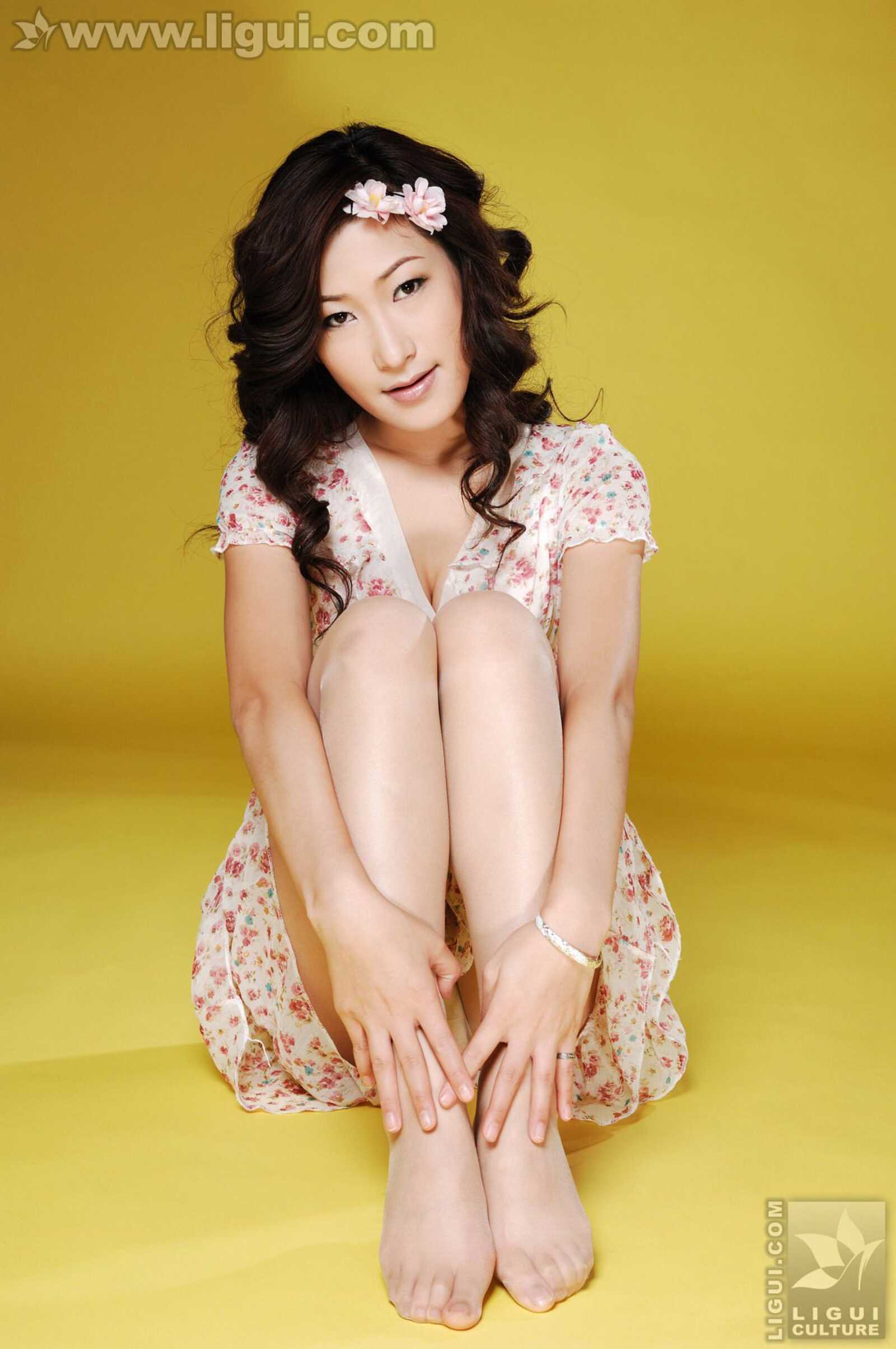 Model 婷婷《迷人风情之甜蜜蜜》 [丽柜LiGui] 美腿第5张