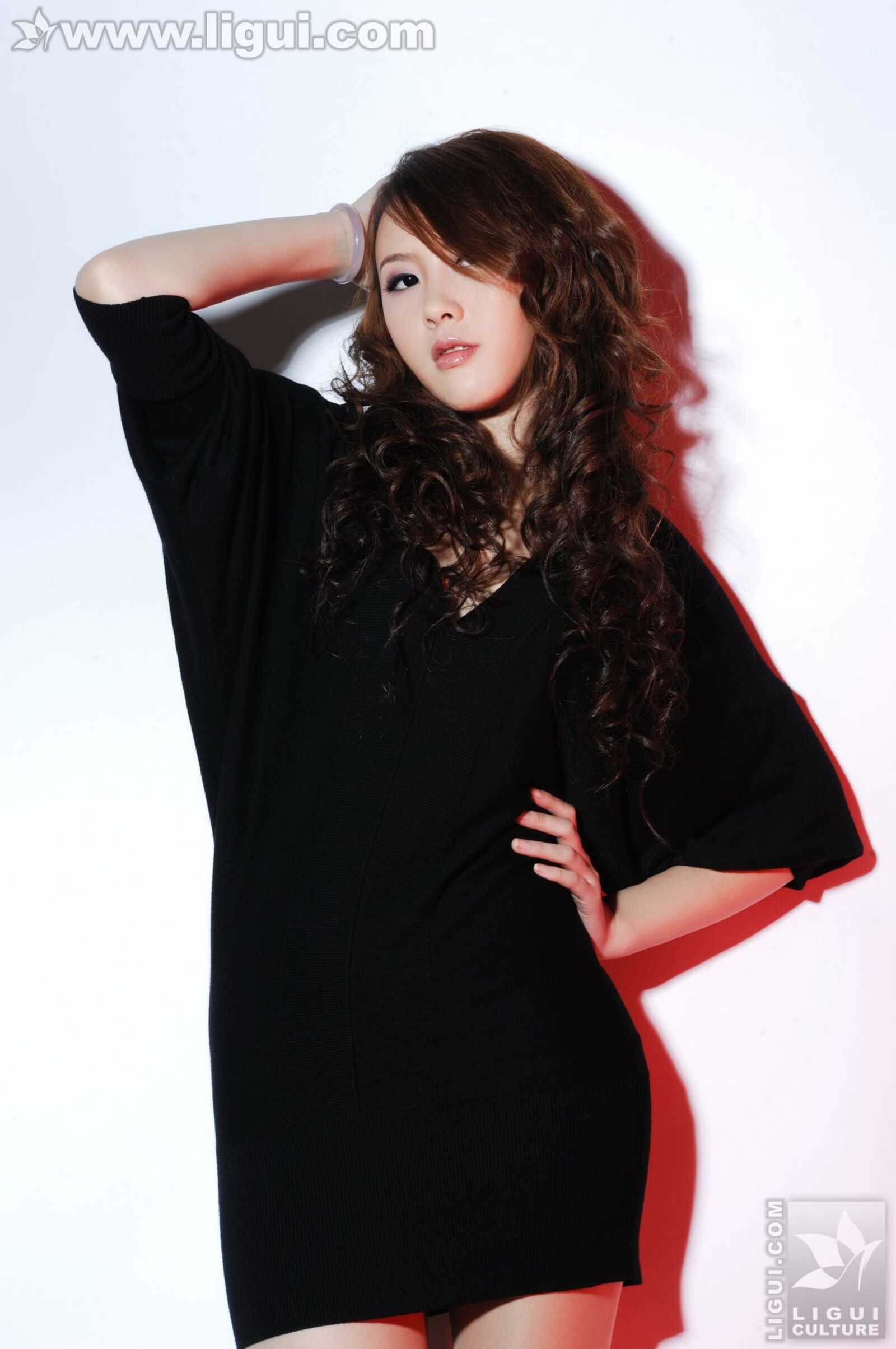 Model 菲菲《高贵气质的高跟女郎》 [丽柜LiGui] 美第11张