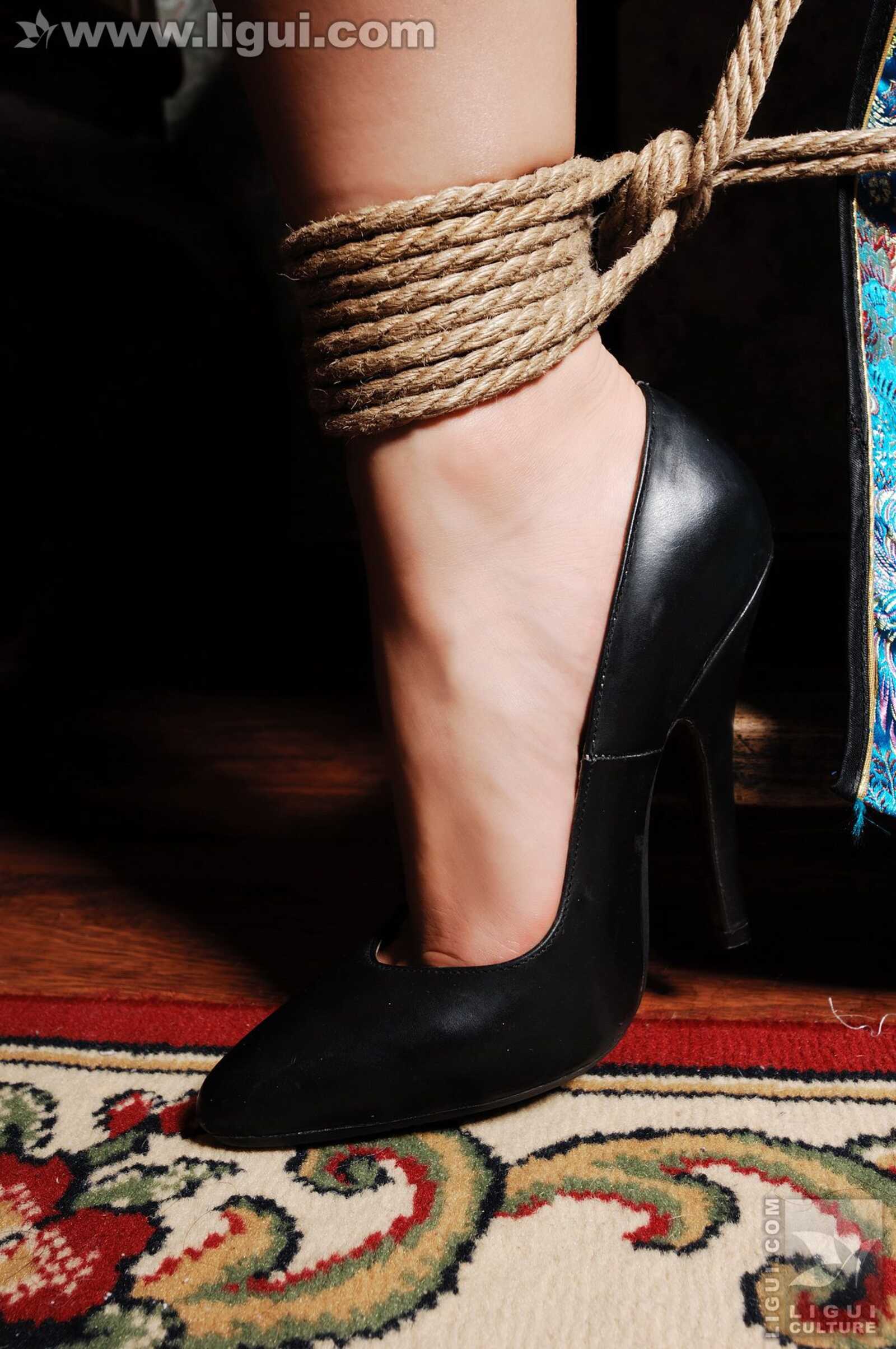 Model 冰清《东方少妇挣扎中的捆绑》 [丽柜美束第8张