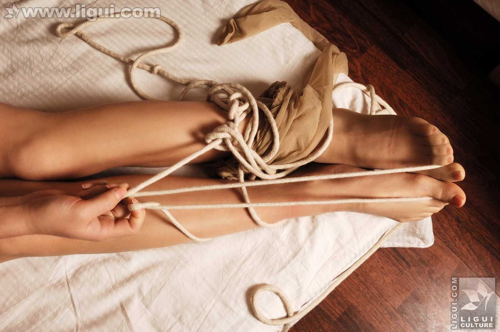 Model 尤美《含苞待放鐐銬系列》 [丽柜美束LiGui第1张