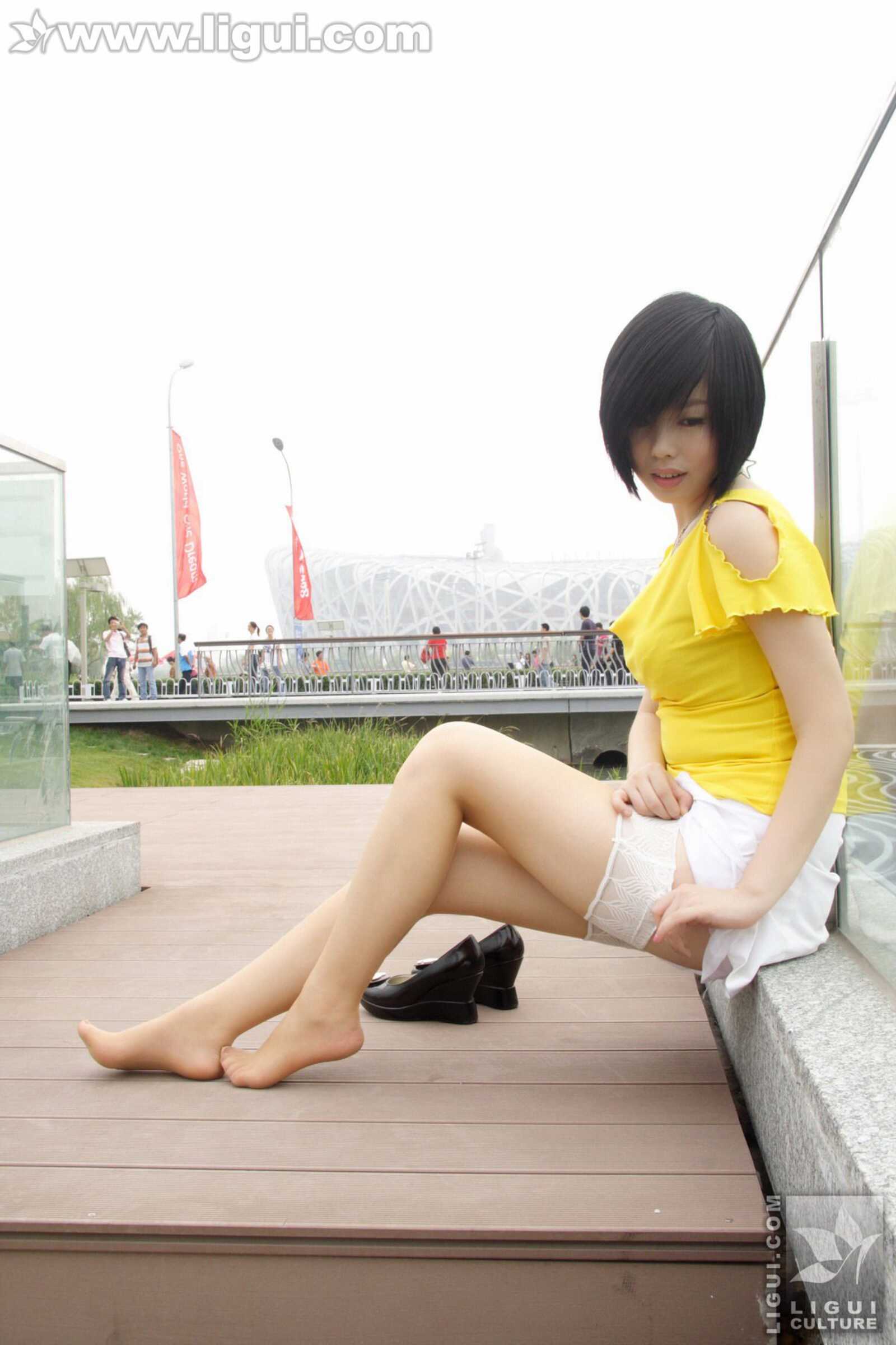 Model 幕子《草地上展现多姿美腿》 [丽柜LiGui] 丝第9张