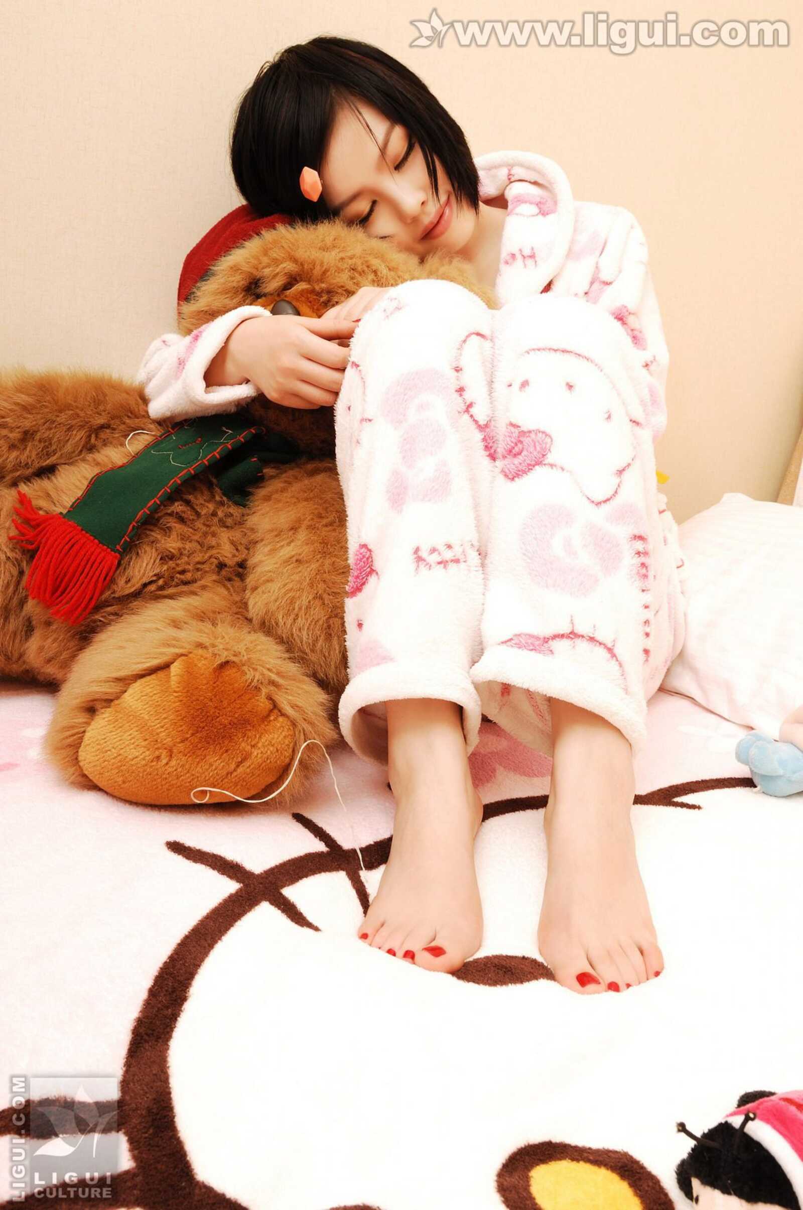 Model 幕子《可爱睡衣美足秀》 [丽柜LiGui] 丝袜美第5张