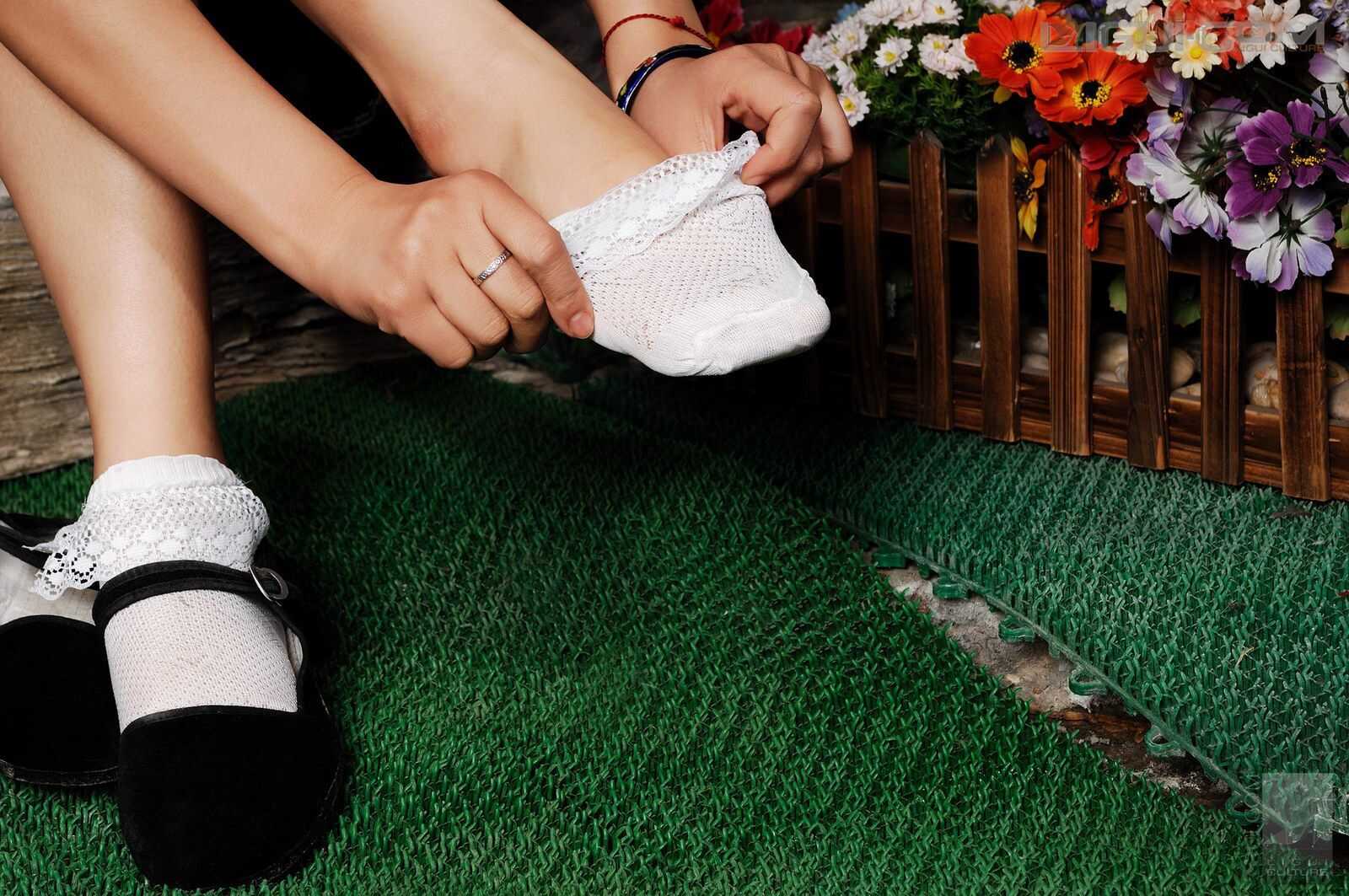 Model 卡鲁鲁《异族风光秀美足》 [丽柜LiGui] 丝袜第1张