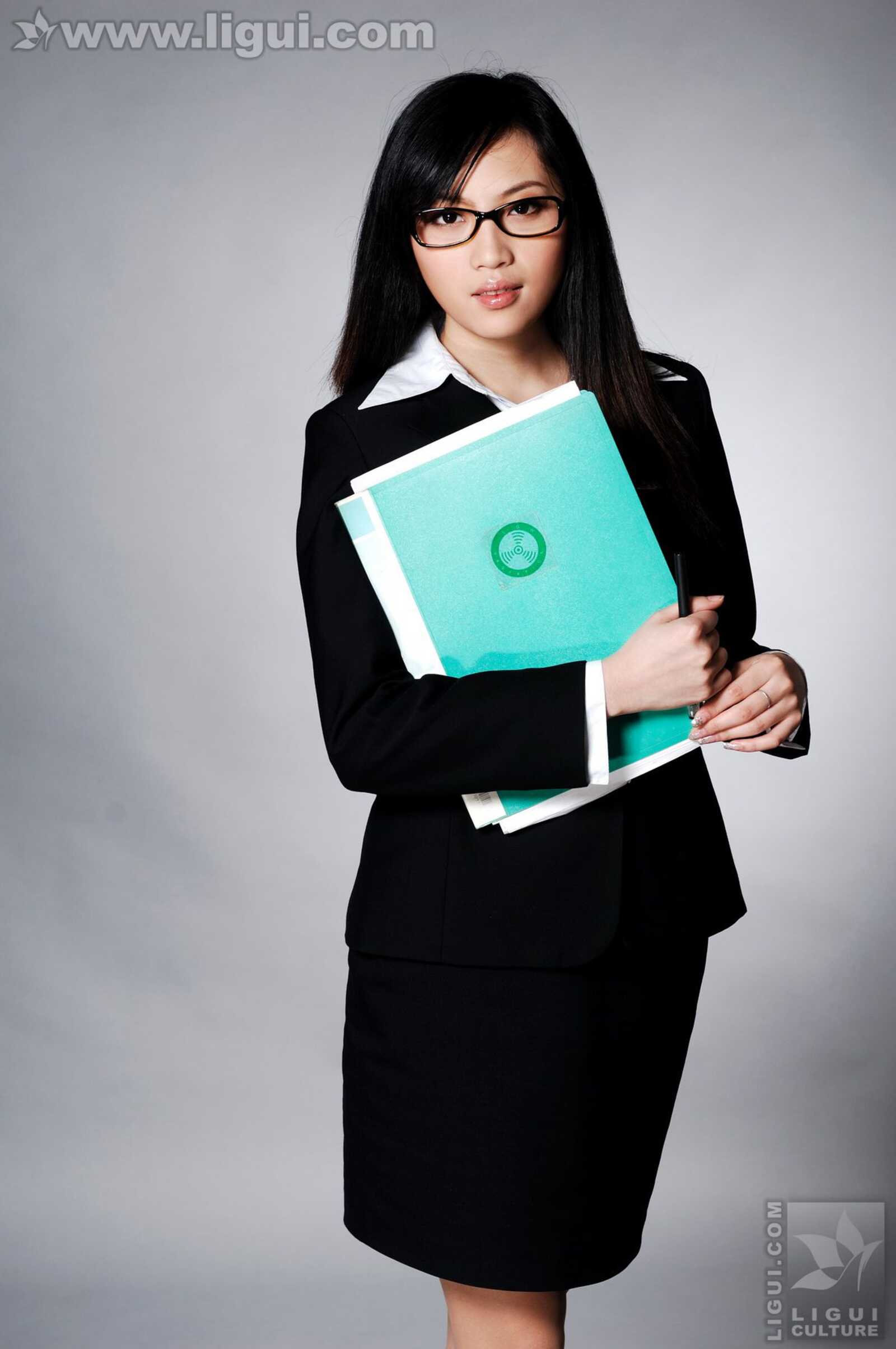 Model 左左《性感白领商务间美腿展示》 [丽柜Li第9张