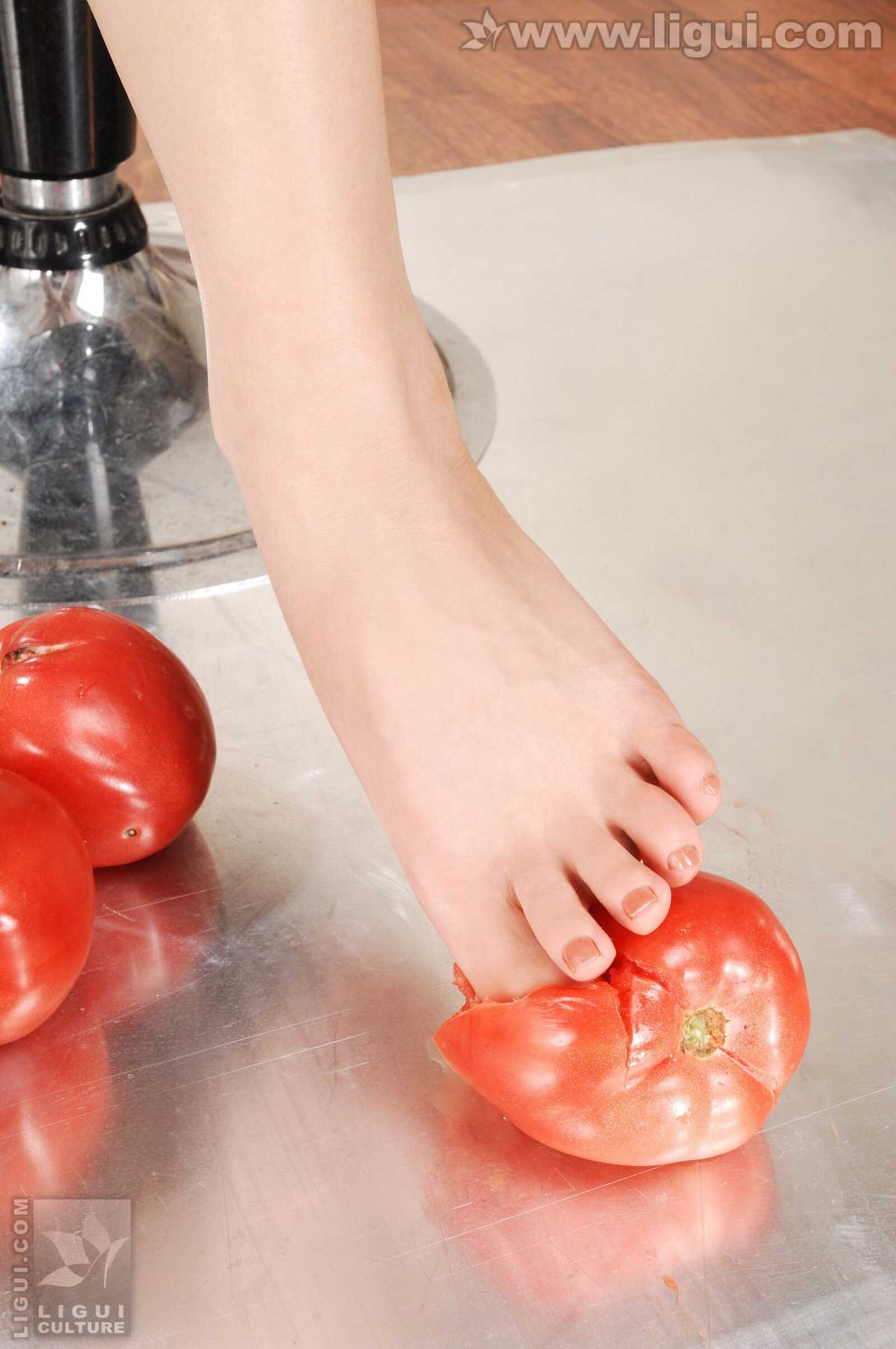 Model 尤美《黏湿的美腿踩踏》 [丽柜LiGui] 美腿玉第8张