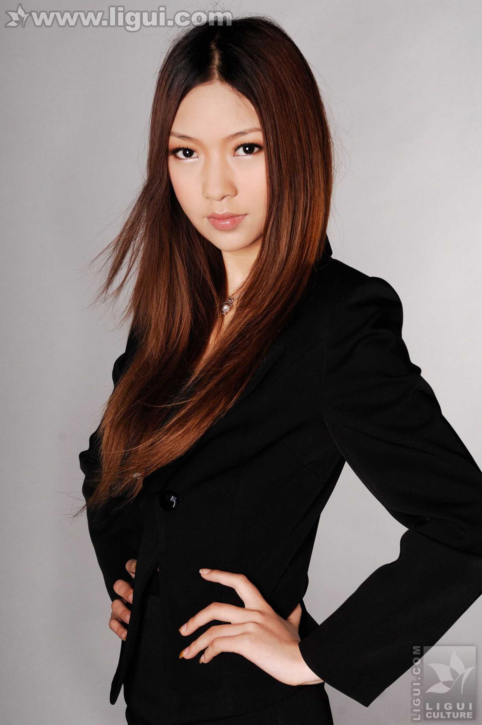 Model 文欣《职业美女诱惑下高贵姿态》 [丽柜Li第11张