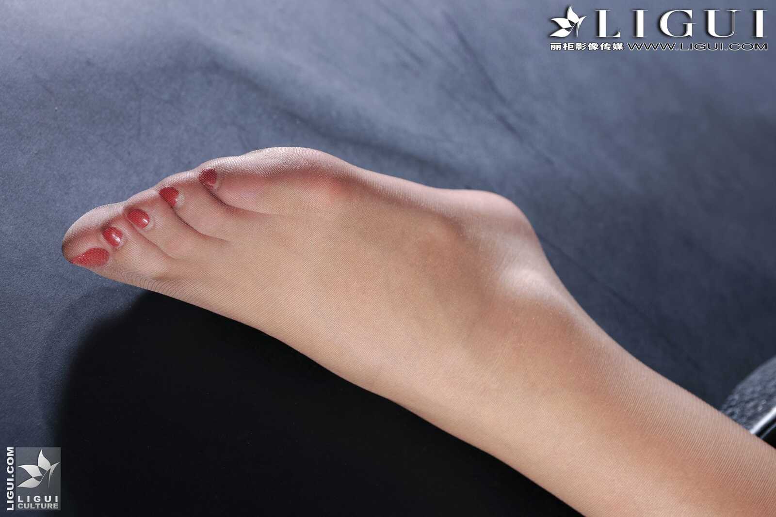 Model 思玉《俏丽女警》 [丽柜LiGui] 美腿玉足写真第4张