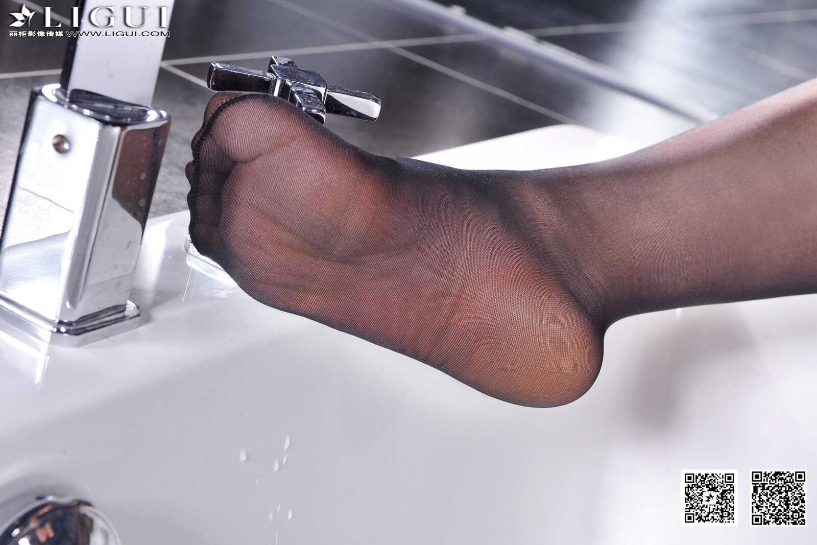 [丽柜LiGui] Model 晴晴《黑丝高跟套裙》美腿玉足写第9张