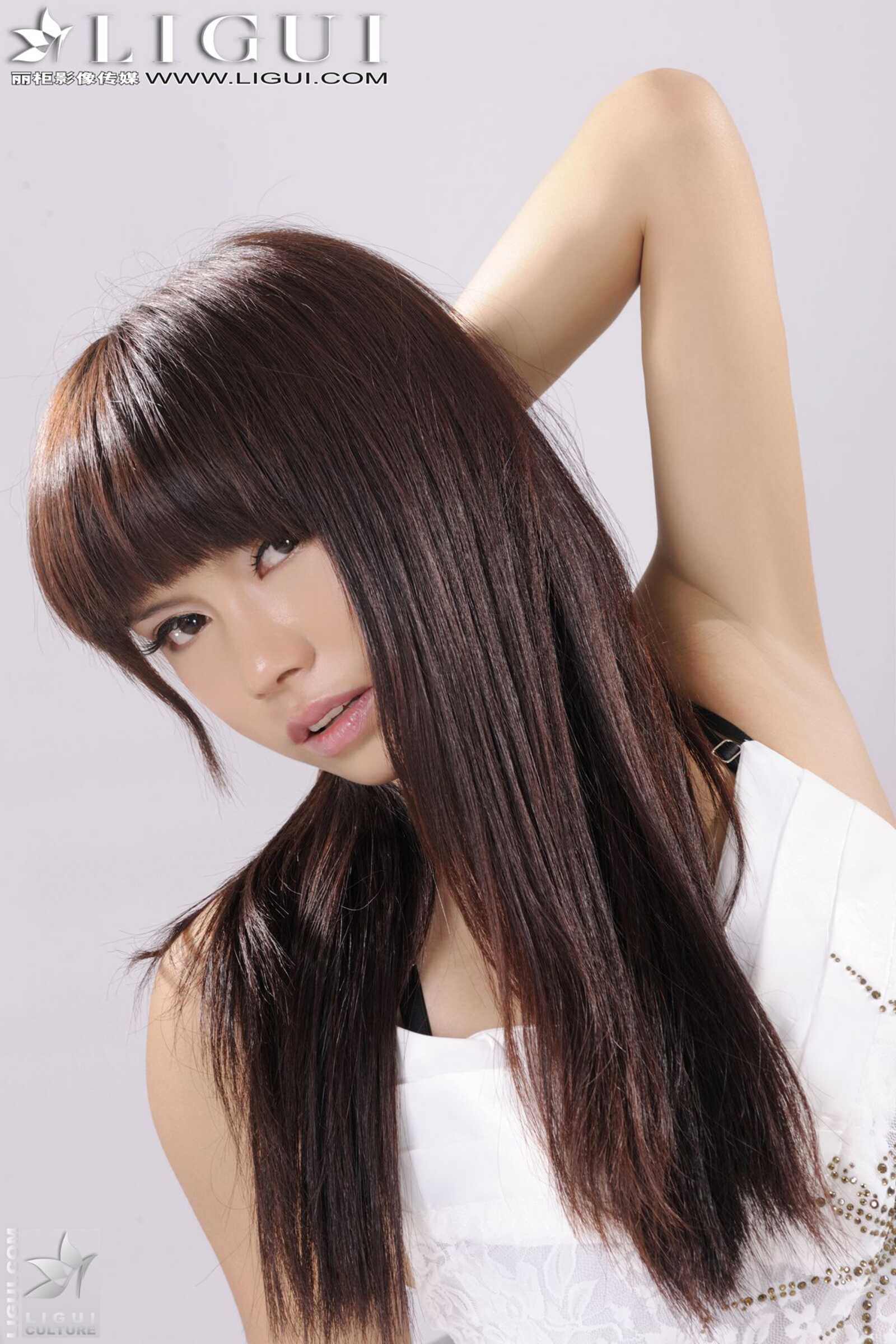 Model 晴晴《青春美少女》 [丽柜LiGui] 美腿玉足写第6张