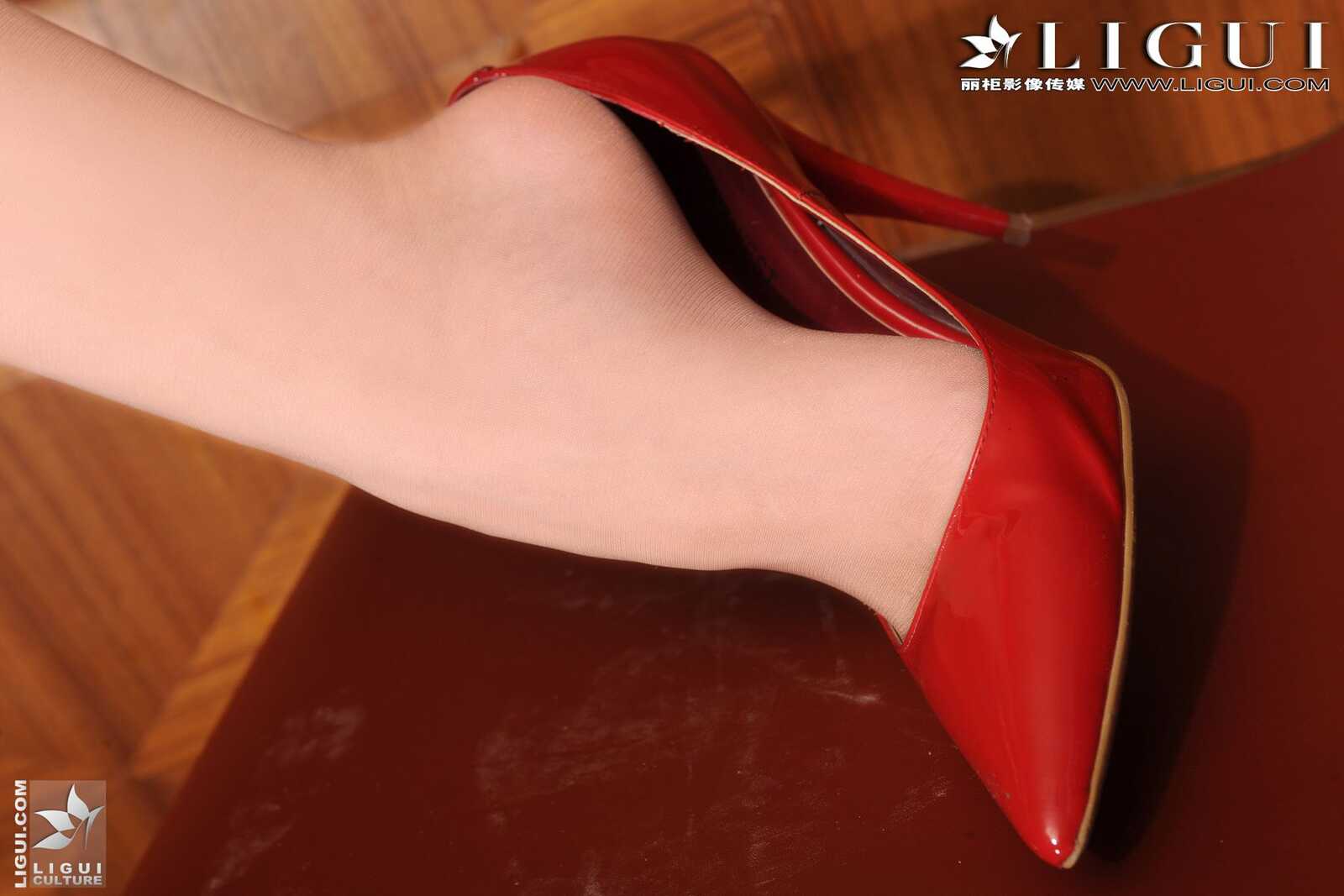 Model 樂樂《吧台美女的诱惑》 上下合集 [丽柜L第9张