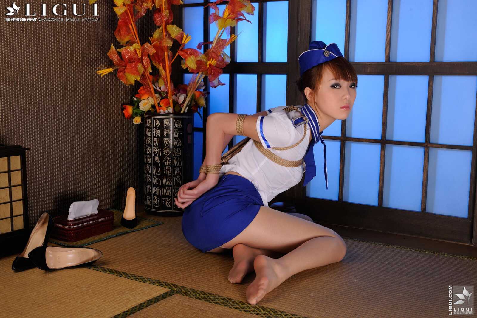 Model 桃子《空姐制服捆绑绳艺》 [丽柜美束LiGui第11张