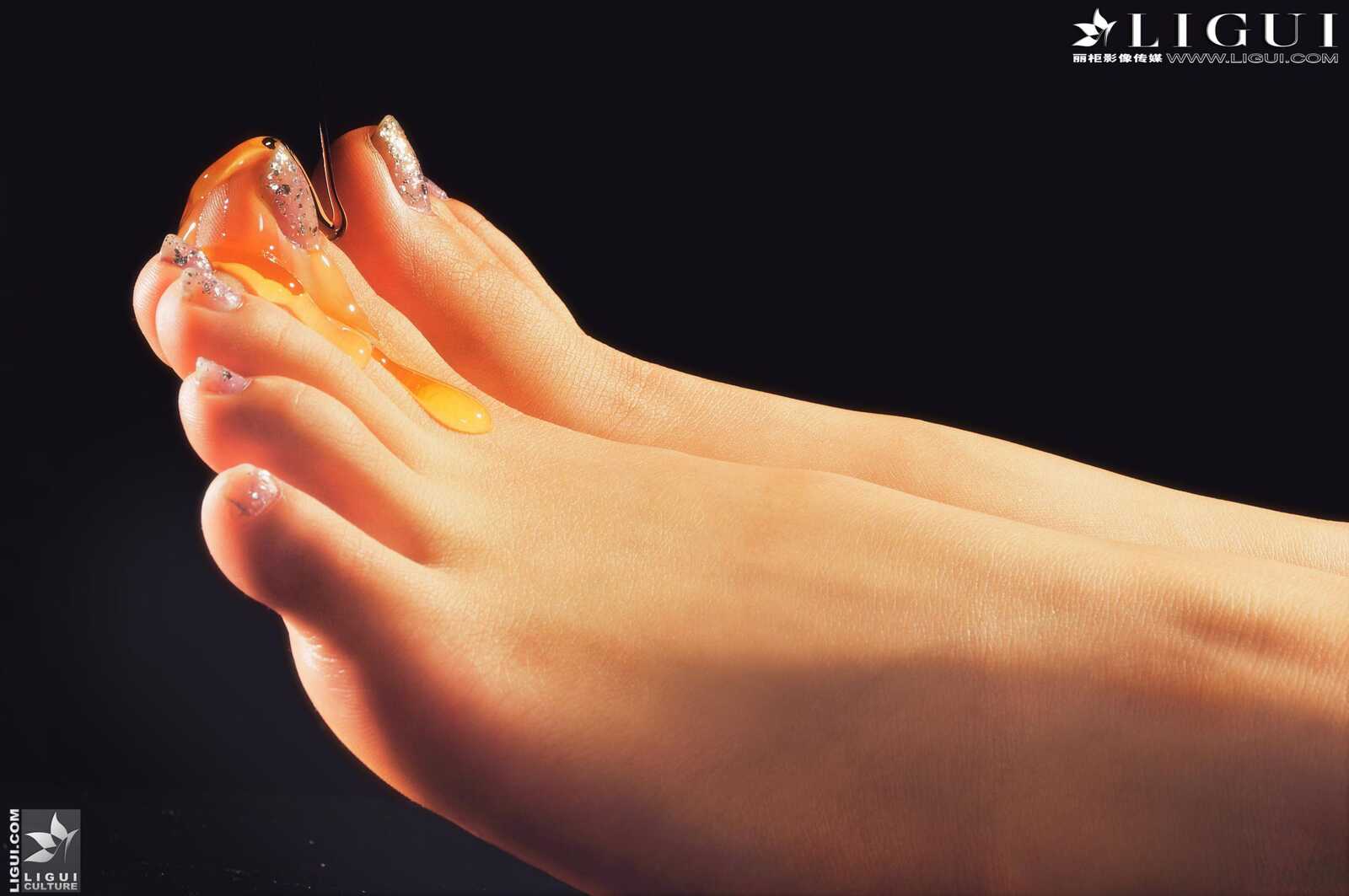 Model CC《玉足》 [丽柜LiGui] 美足写真图片第13张