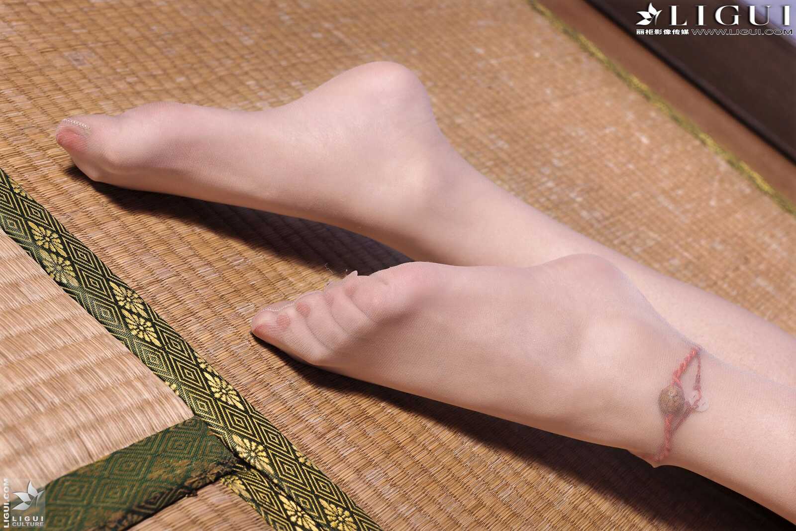 [丽柜LiGui] Model 凌凌《和服丝足》 美腿玉足写真第9张