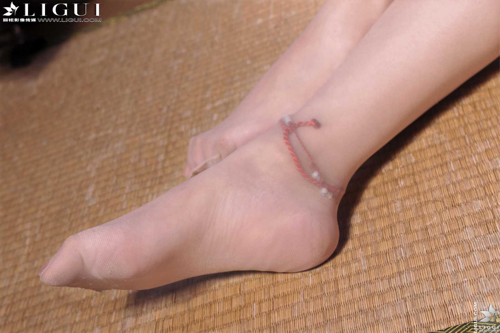 [丽柜LiGui] Model 凌凌《和服丝足》 美腿玉足写真第6张