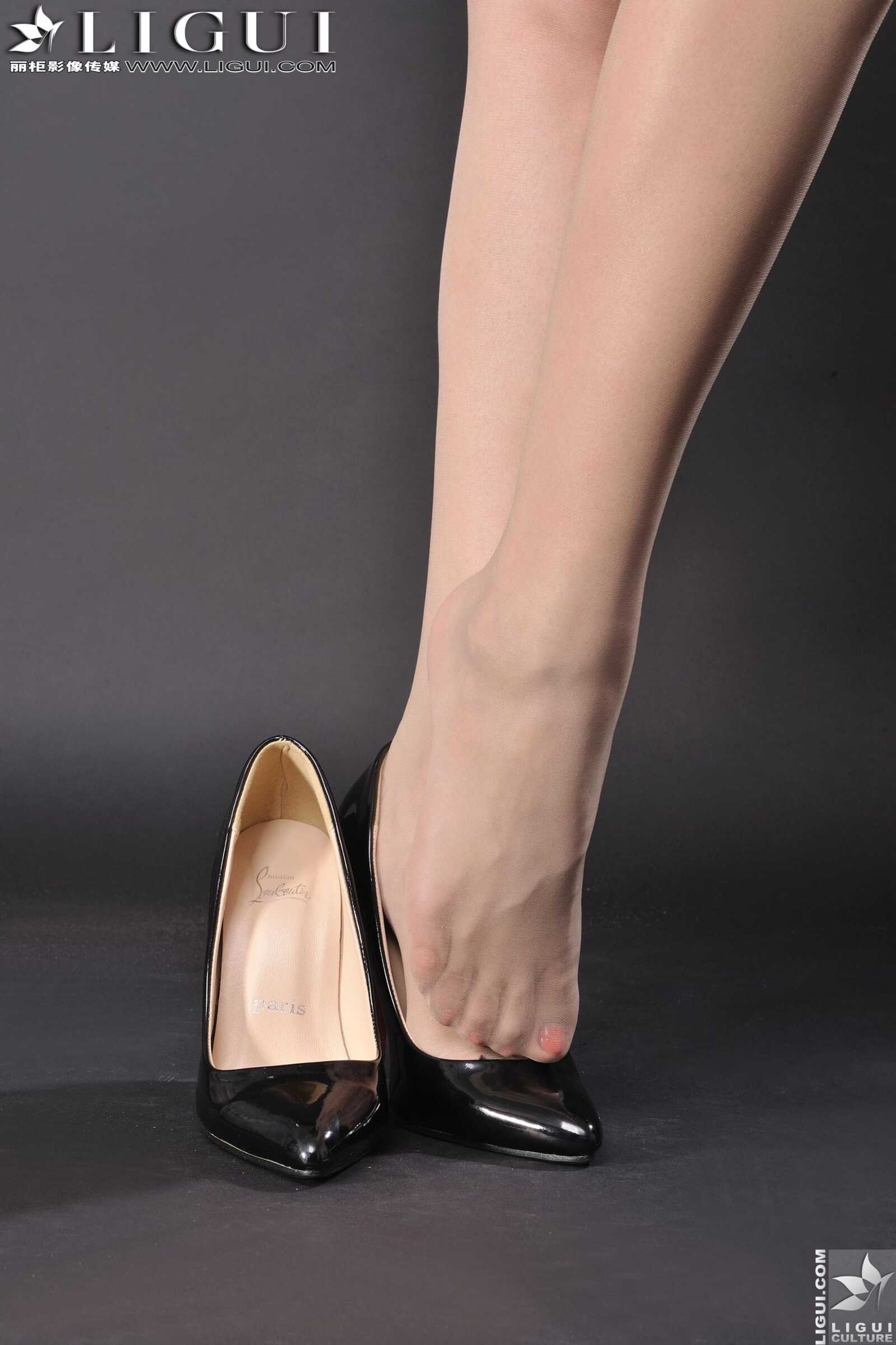 Model 文欣 美腿玉足写真图片 [丽柜LiGui] 2013.03.1第7张
