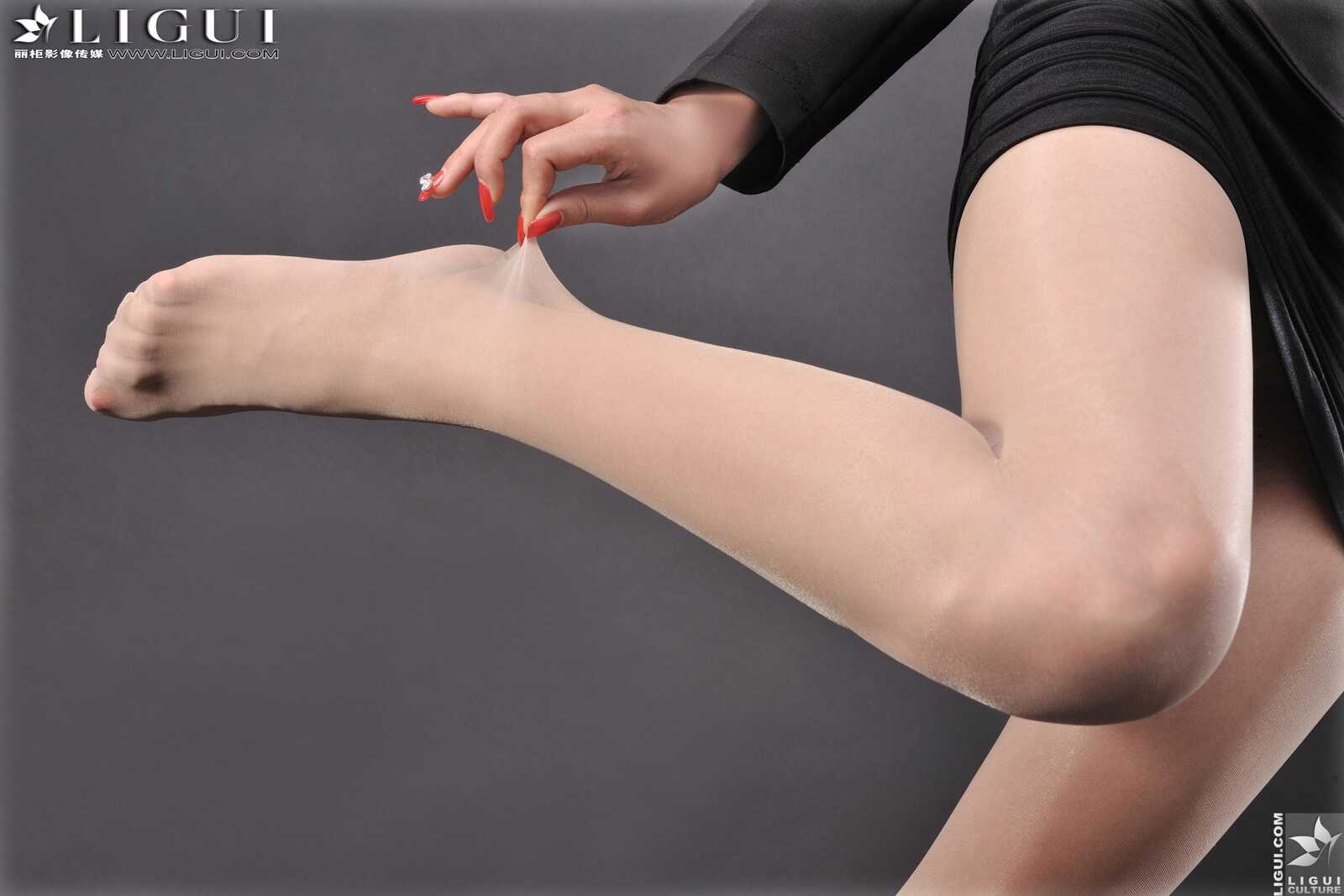 Model 文欣 美腿玉足写真图片 [丽柜LiGui] 2013.03.1第4张