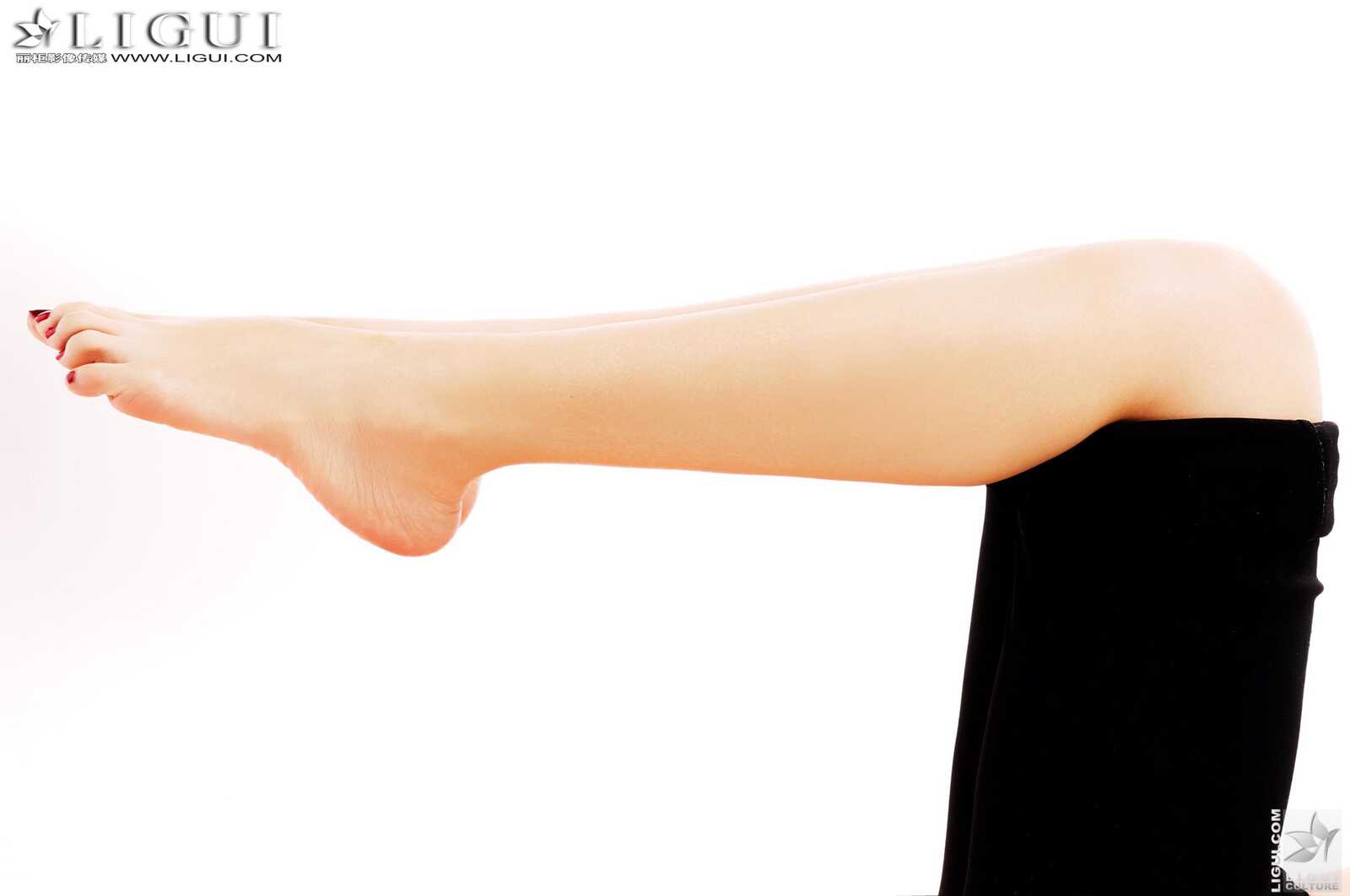 Model Kelly《瑜伽美女》 [丽柜贵足LiGui] 美腿丝足写第8张