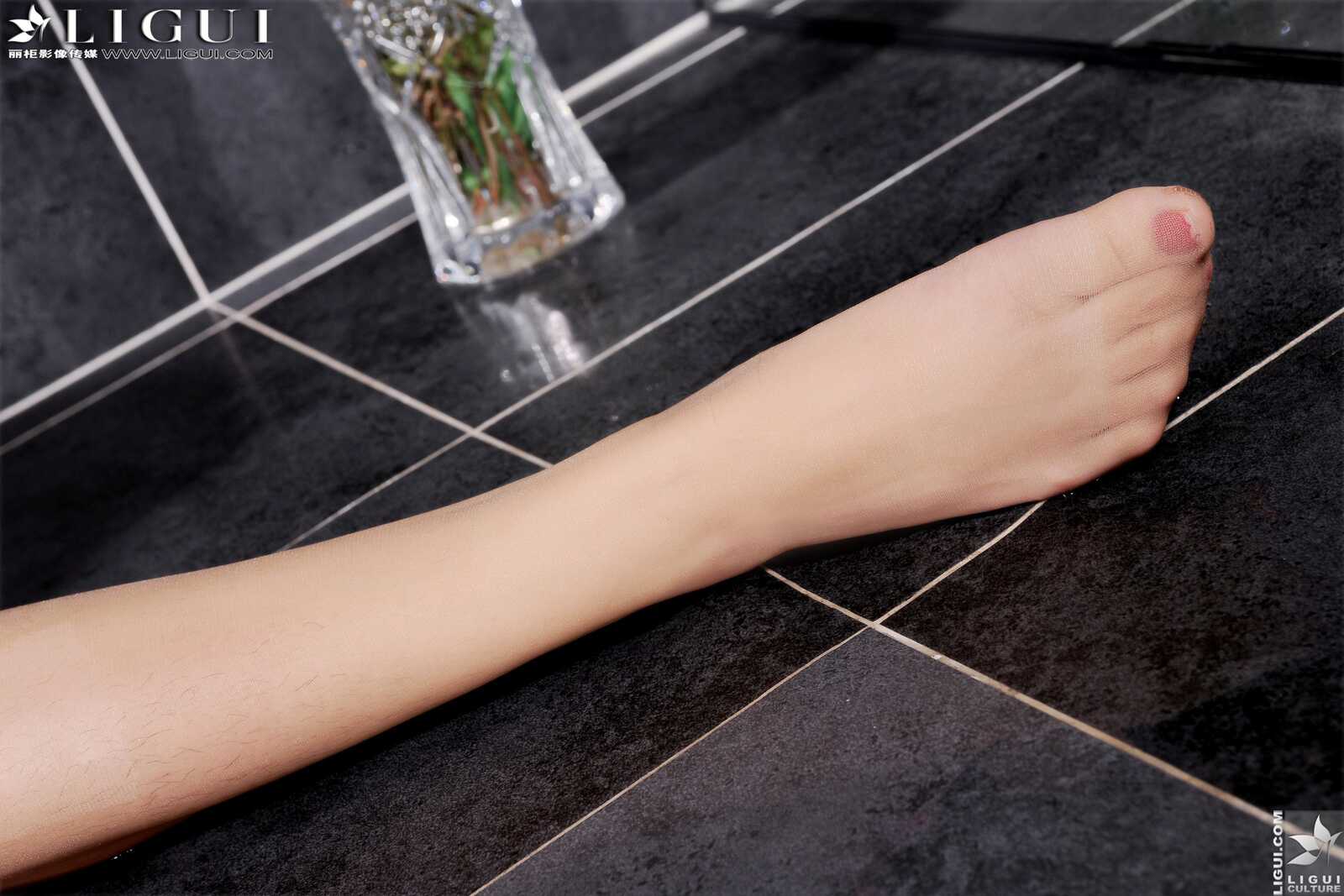 Model 英子《浴室湿足》上下全集 [丽柜LiGui] 美腿第3张