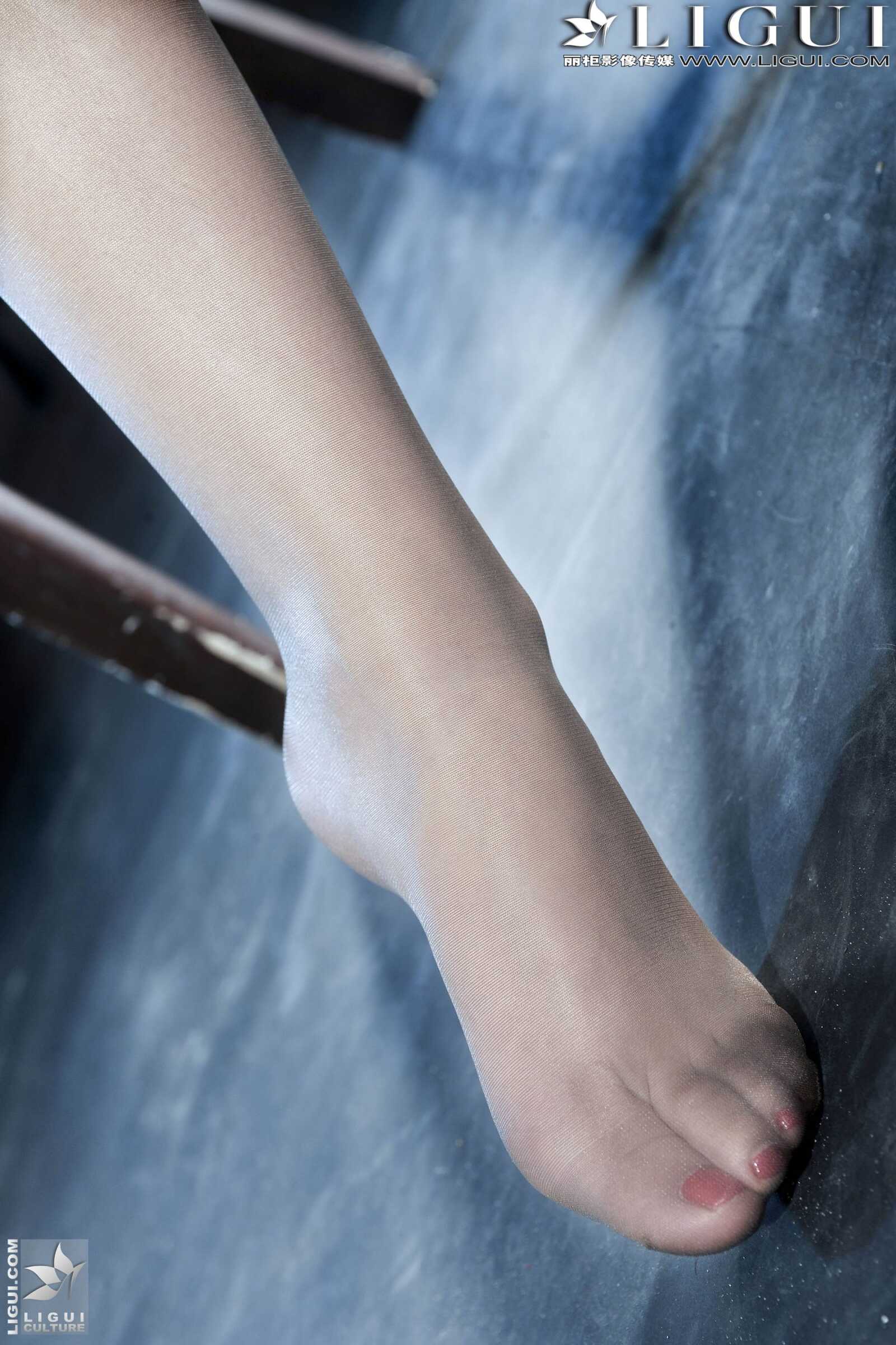 Model 晴晴《极品高跟女郎丝足魅惑》上下全集第9张