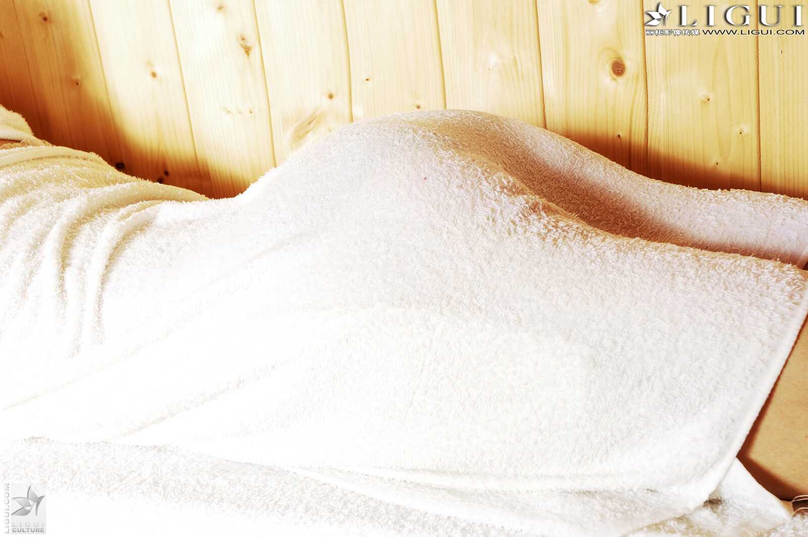 [丽柜贵足LiGui] Model 婷婷《街拍高跟系列》美腿丝第1张