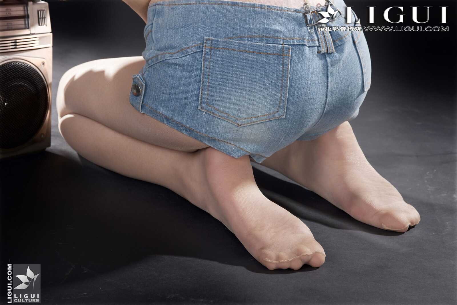 [丽柜贵足LiGui] Model 文欣《时尚牛仔热裤女郎》美第1张