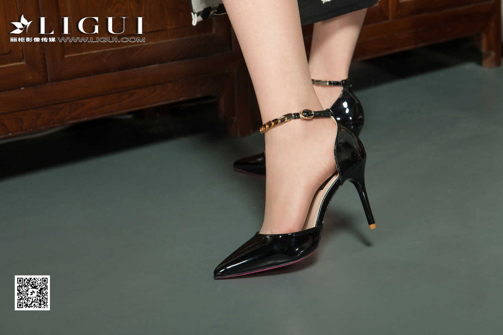 雪糕《旗袍长裙美腿》 [丽柜贵足LIGUI] 玉足写真第11张