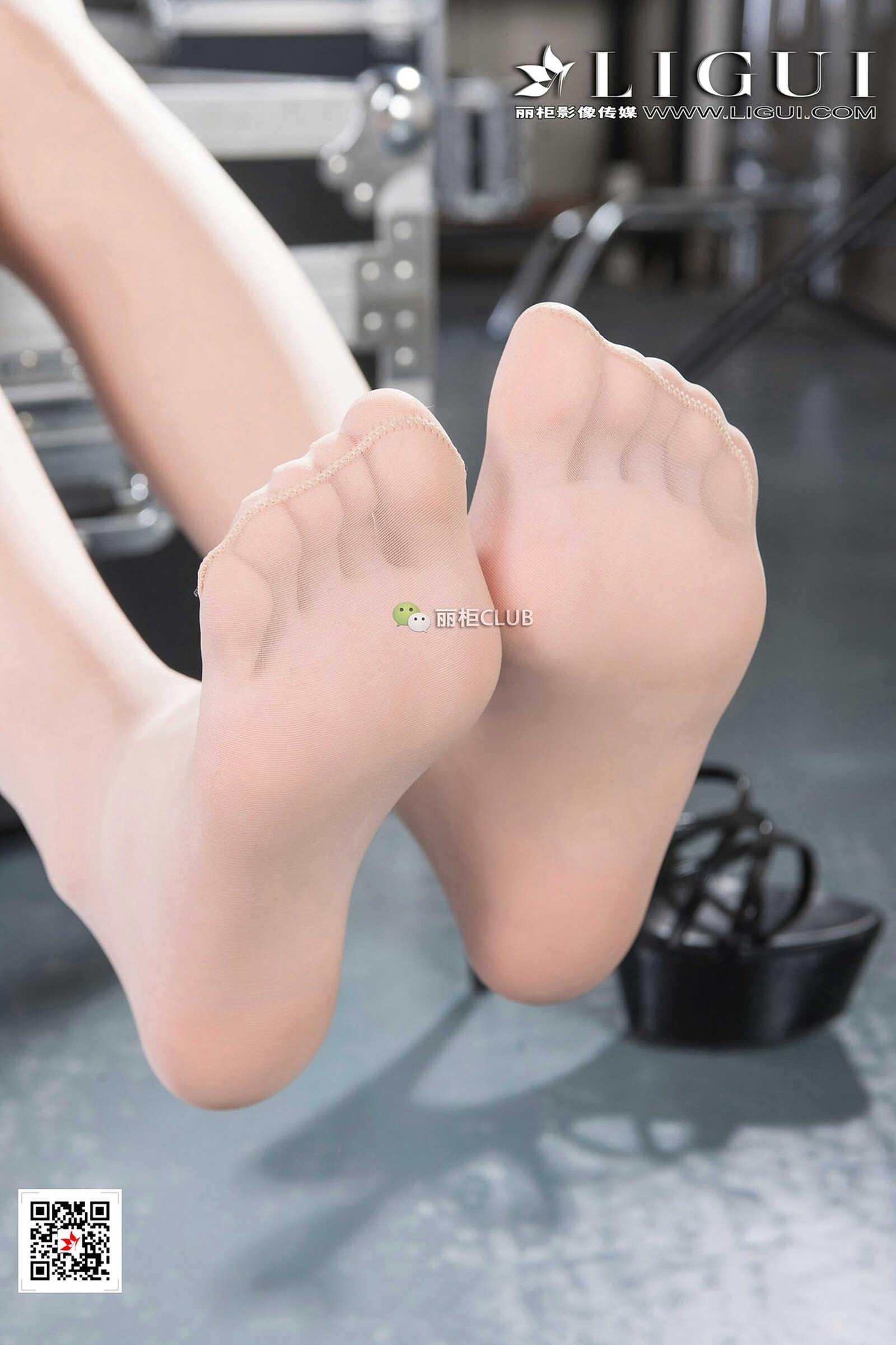 Model 文欣《热裤+肉丝袜美腿+高跟》 [丽柜Ligui]第11张