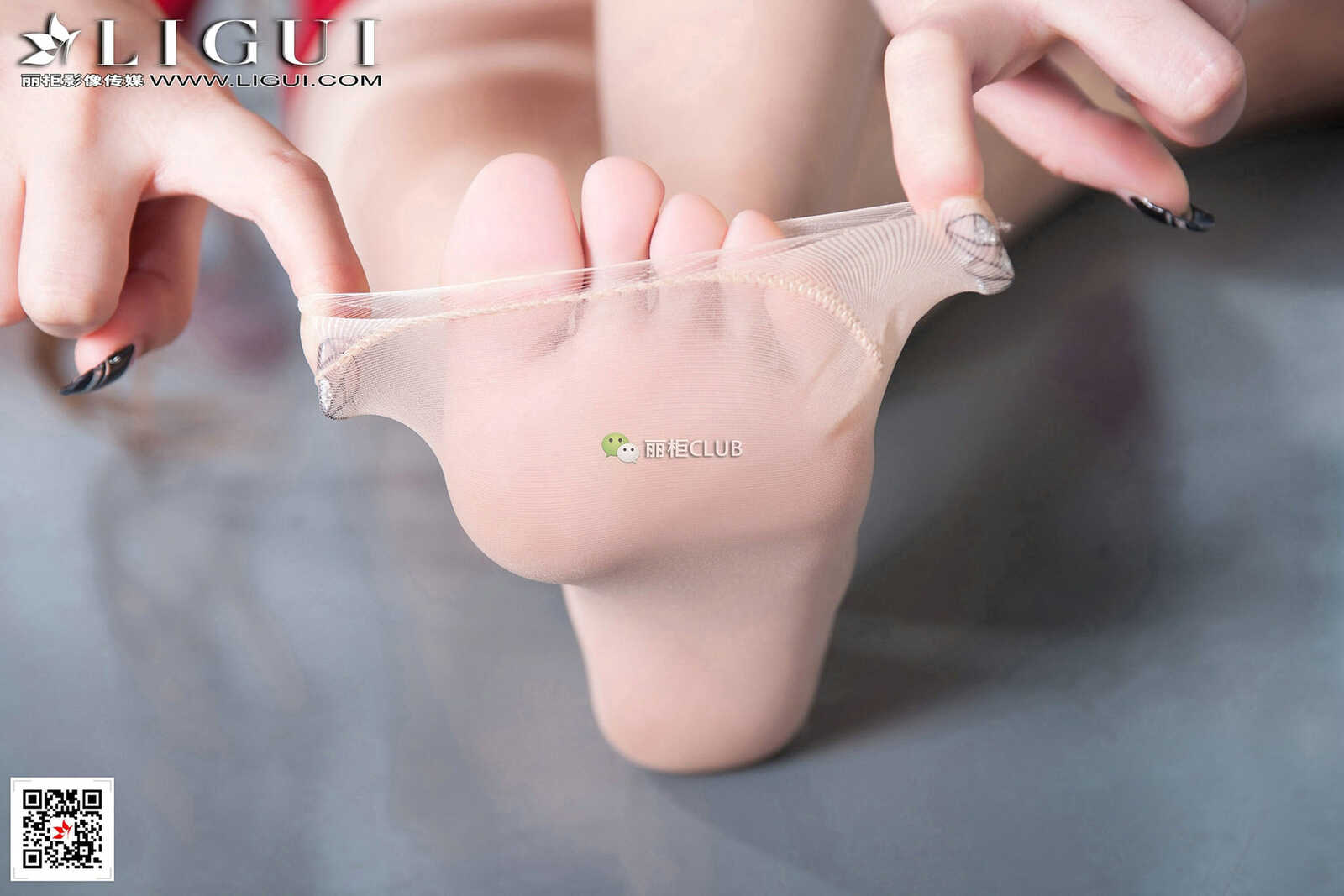 Model 凌菲《肉丝袜丝足美腿》 [丽柜Ligui] 写真集第7张