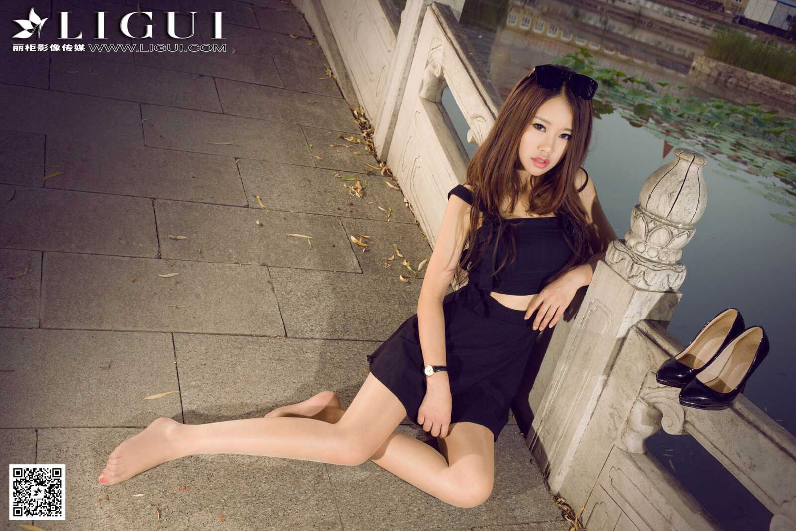 [丽柜贵足LiGui] Model 语寒《街拍时尚超短裙女郎》第3张