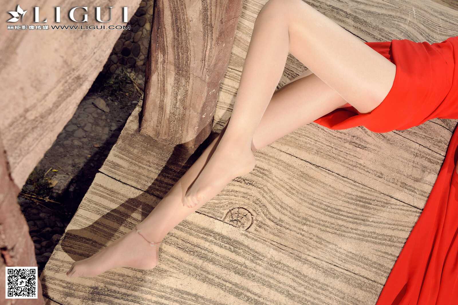 Model 凌凌《古典红裙系列》上下全集 [丽柜] 丝足第1张