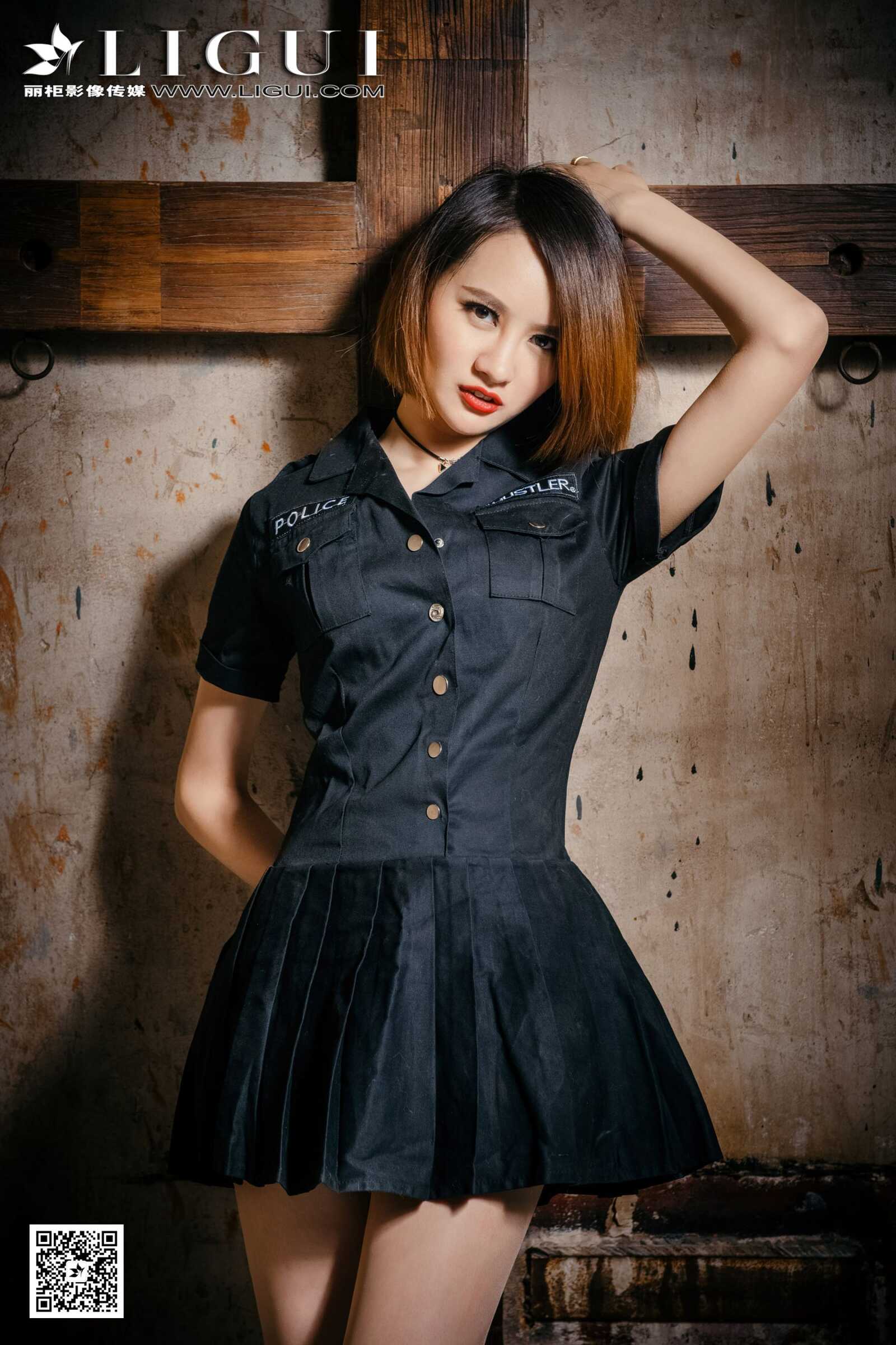 Model AMY《监狱女警高跟丝足》 [丽柜] 写真集第2张