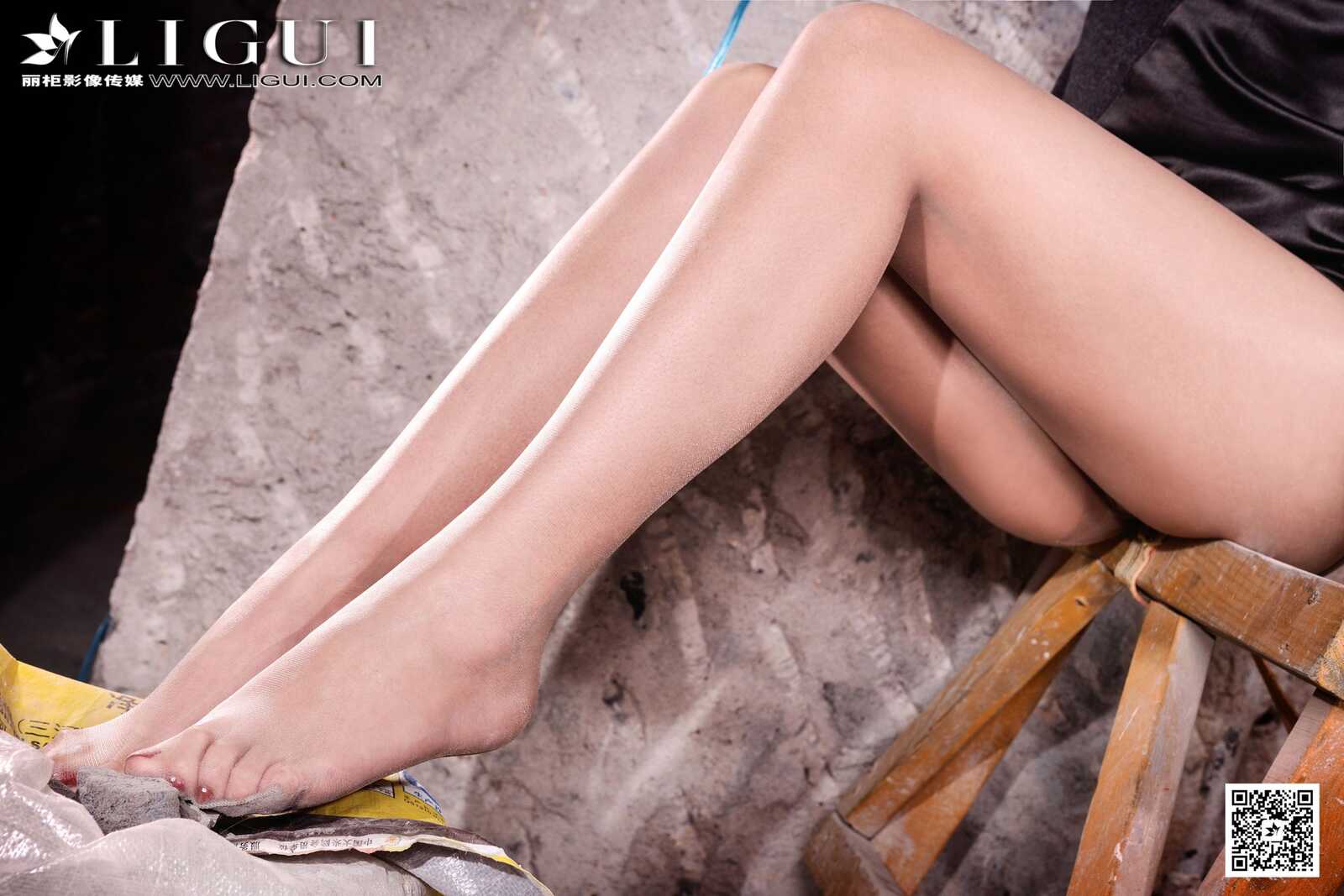 Model 安娜《工地上的丝足高跟》上下全集 [丽柜第10张