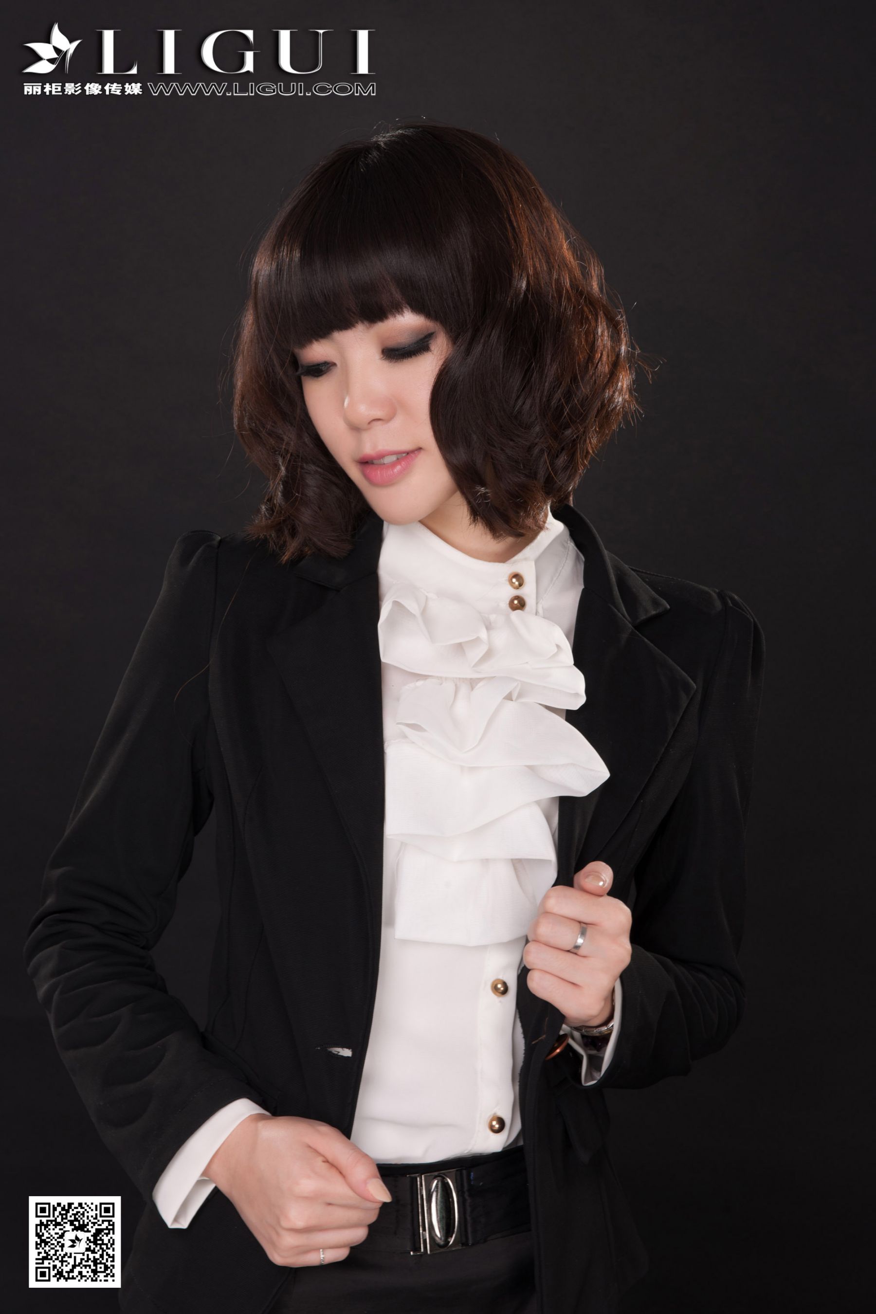 [丽柜贵足] Model 乐乐《职业装丝足高跟》上下全第17张