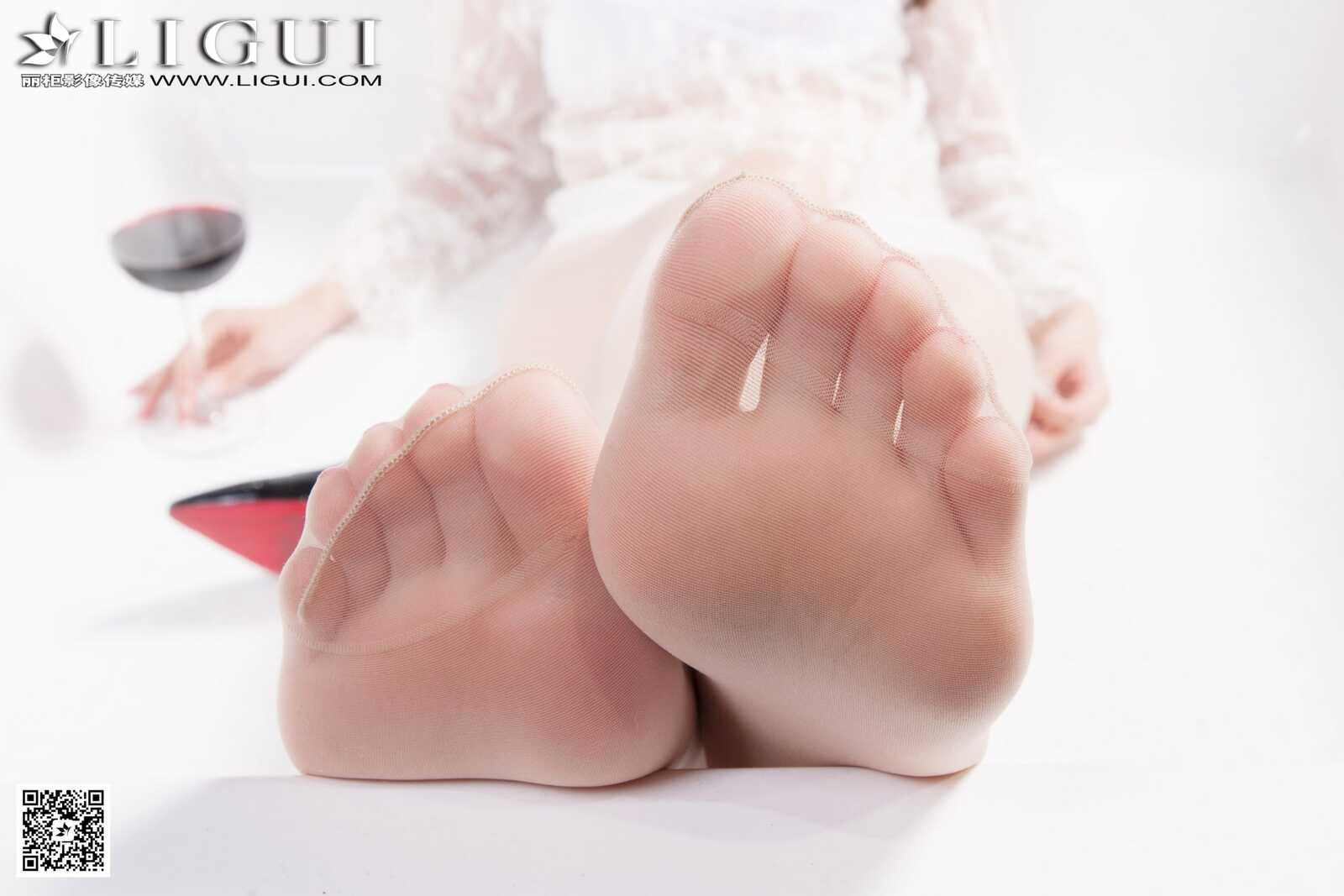 Model Vicky《浴室蕾丝丝足》上中下全集 [丽柜贵足第14张